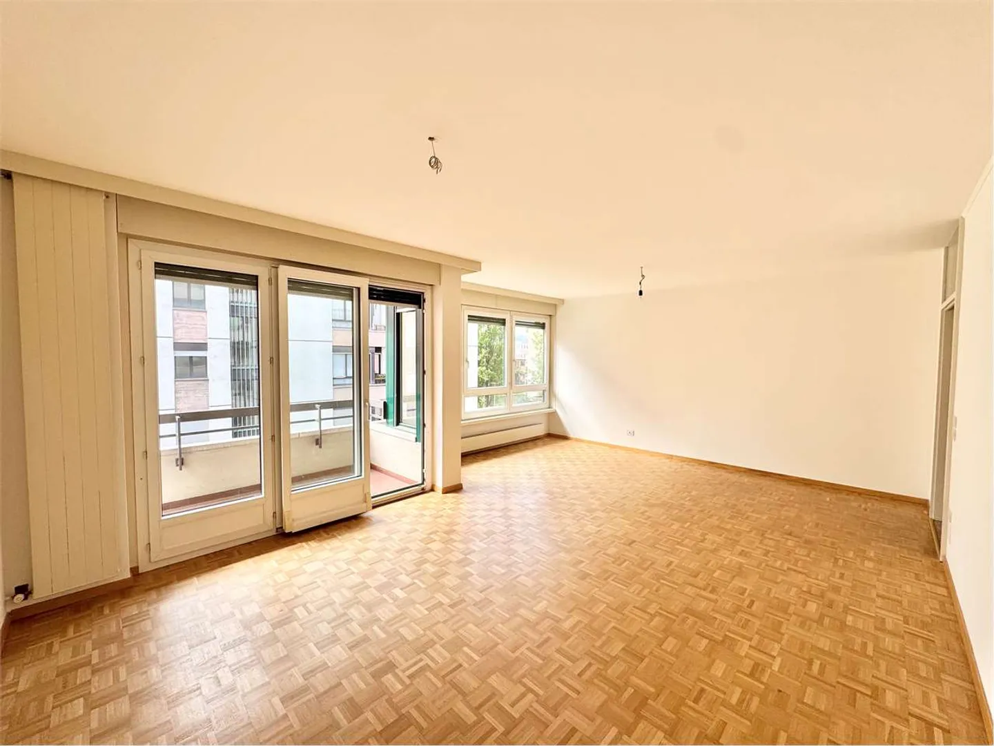 Spacious and bright 4.5-room apartment in Viganello in the plain - Photo 3 of 8