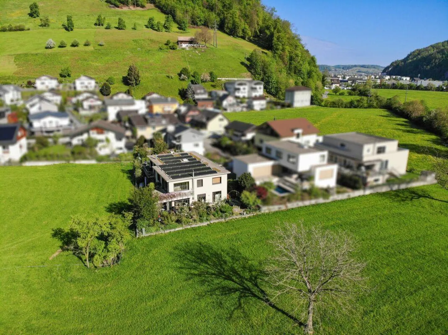 Two-family house with a view of the greenery - Photo 10 of 13