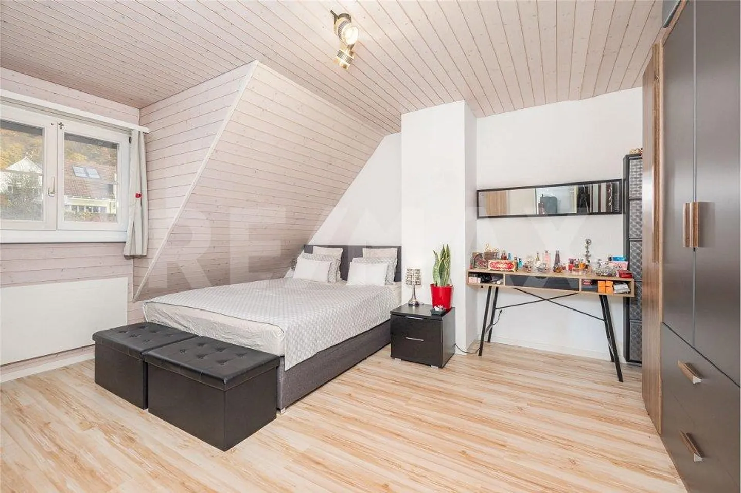 Modern Living Experience on Two Levels - Photo 9 of 13