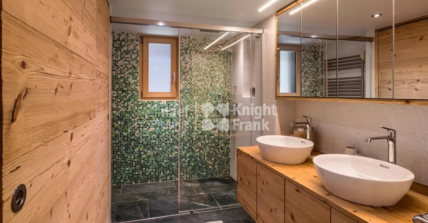 Exceptional 12.5-room chalet for sale in Champéry. - Photo 12 of 13