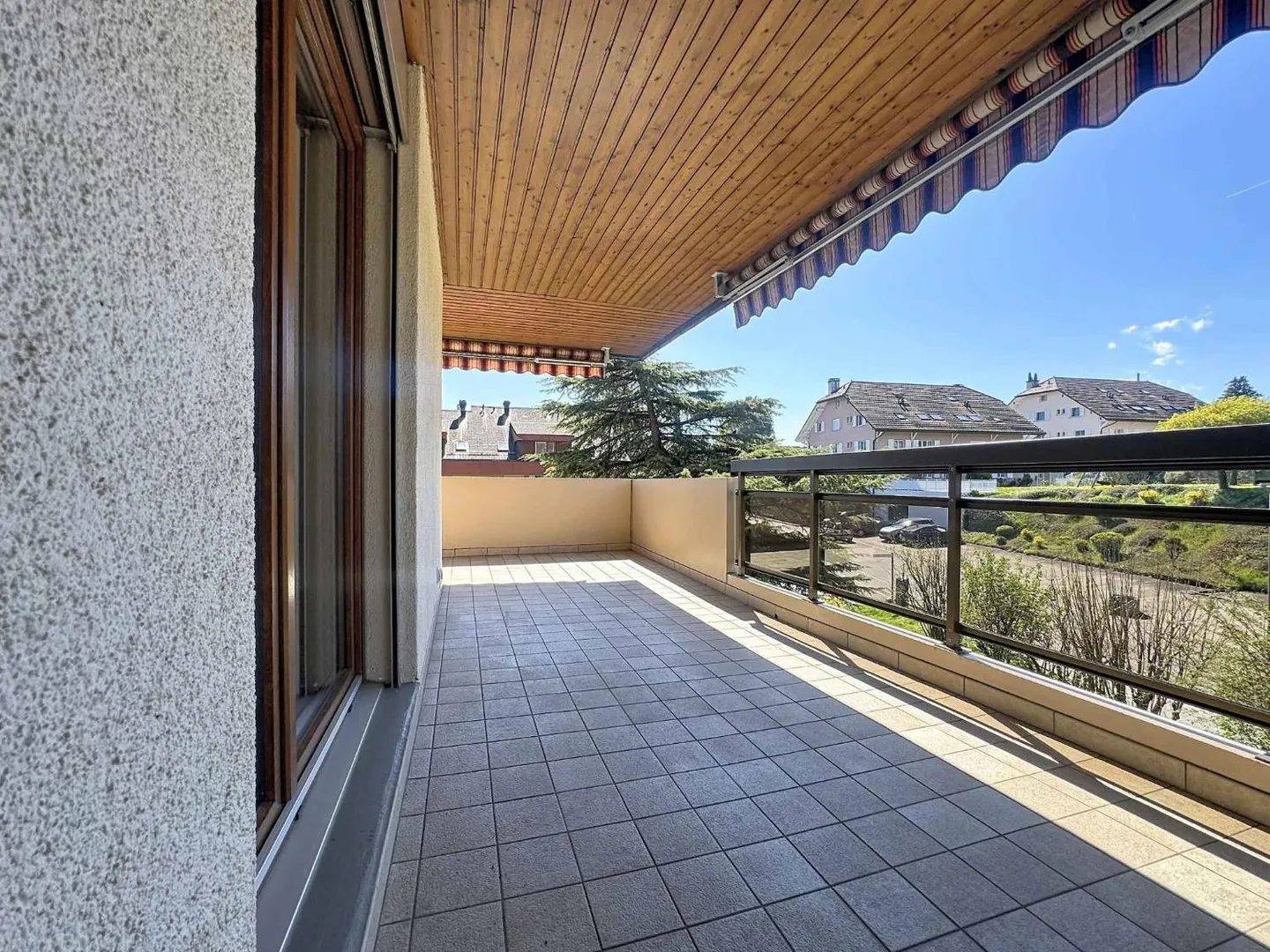 Elegante e luminoso appartamento di 4.5 locali con balcone ad angolo - Foto 11 di 13