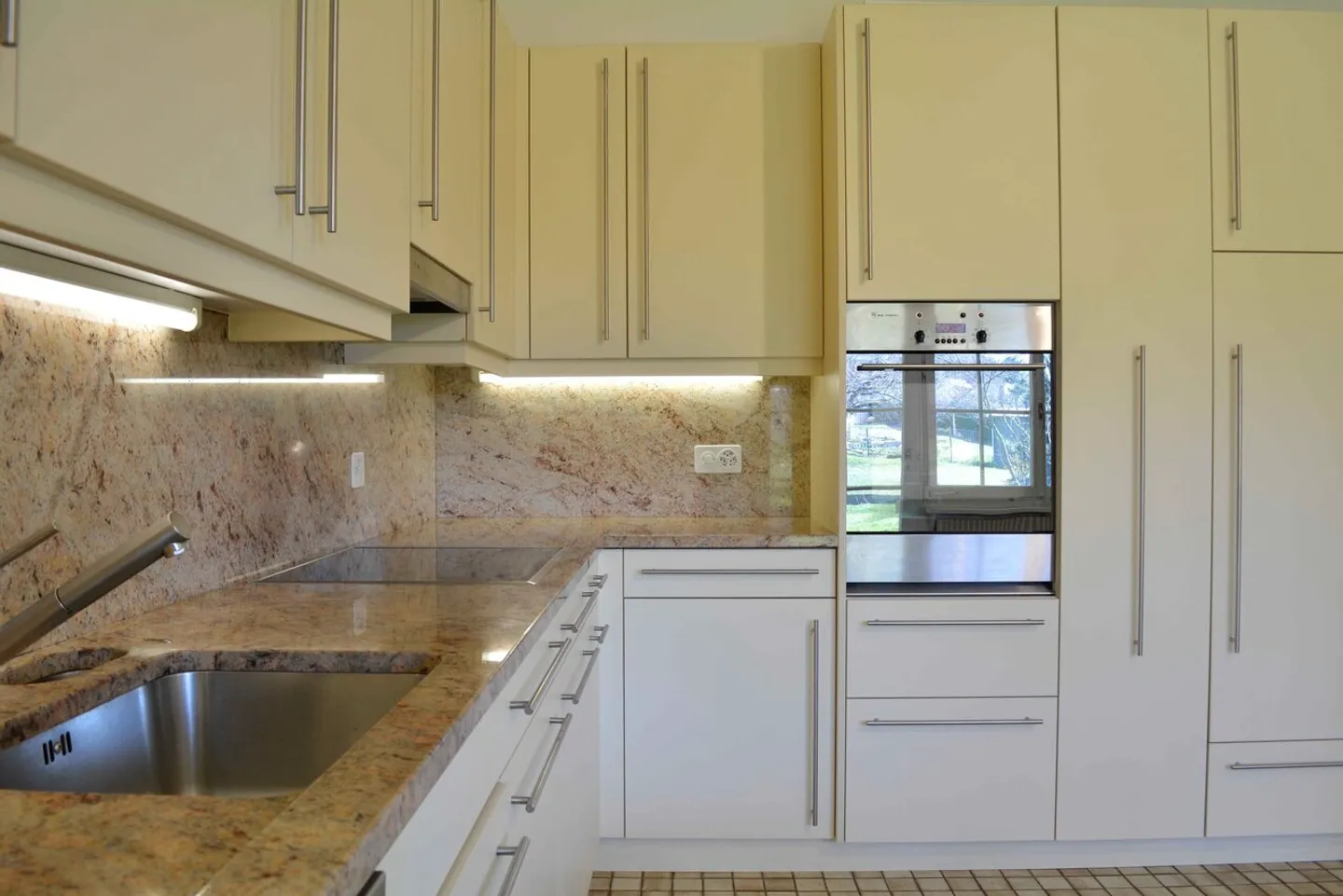 Spacious 6.5-room villa close to all amenities - Photo 8 of 19