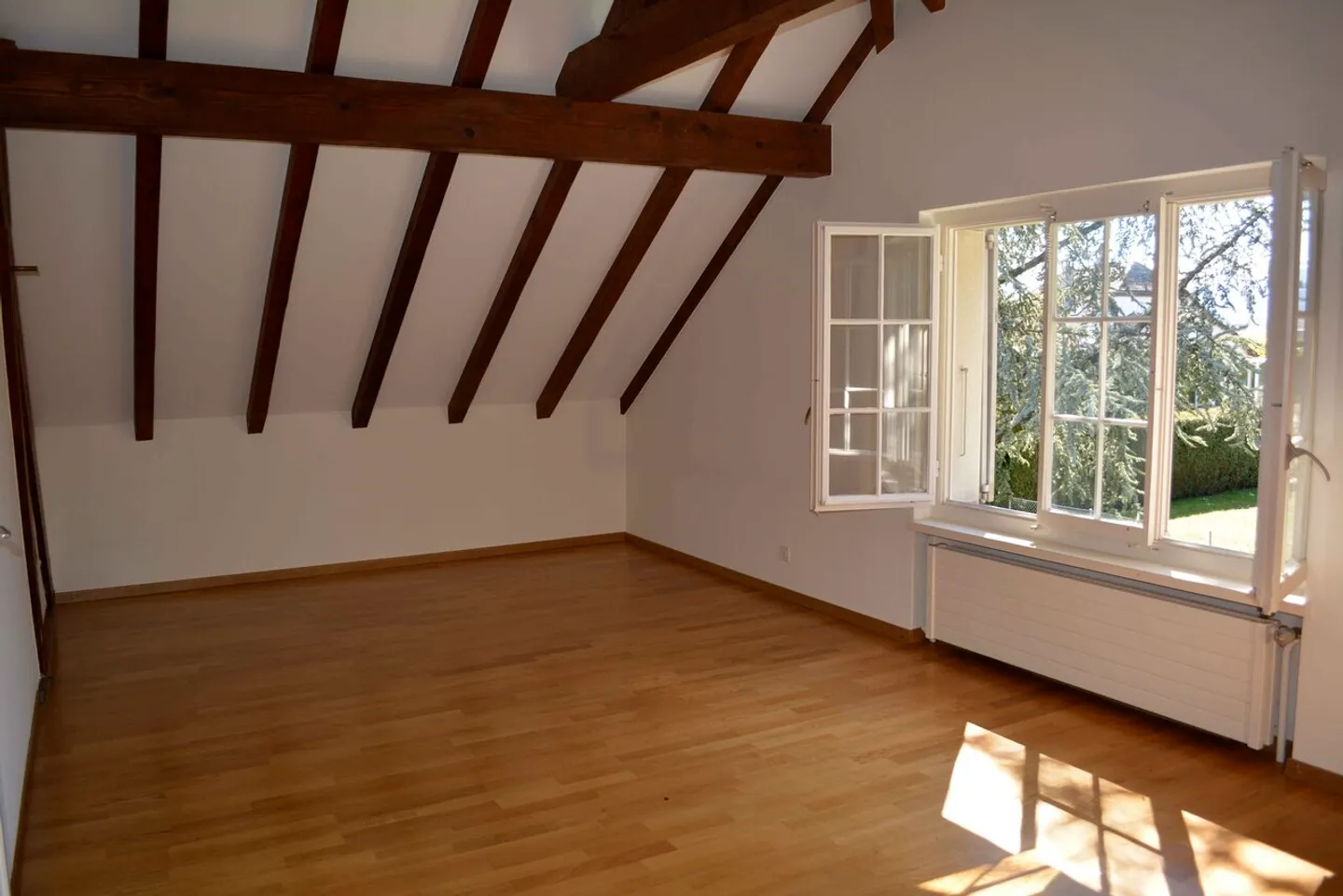 Spacious 6.5-room villa close to all amenities - Photo 13 of 19