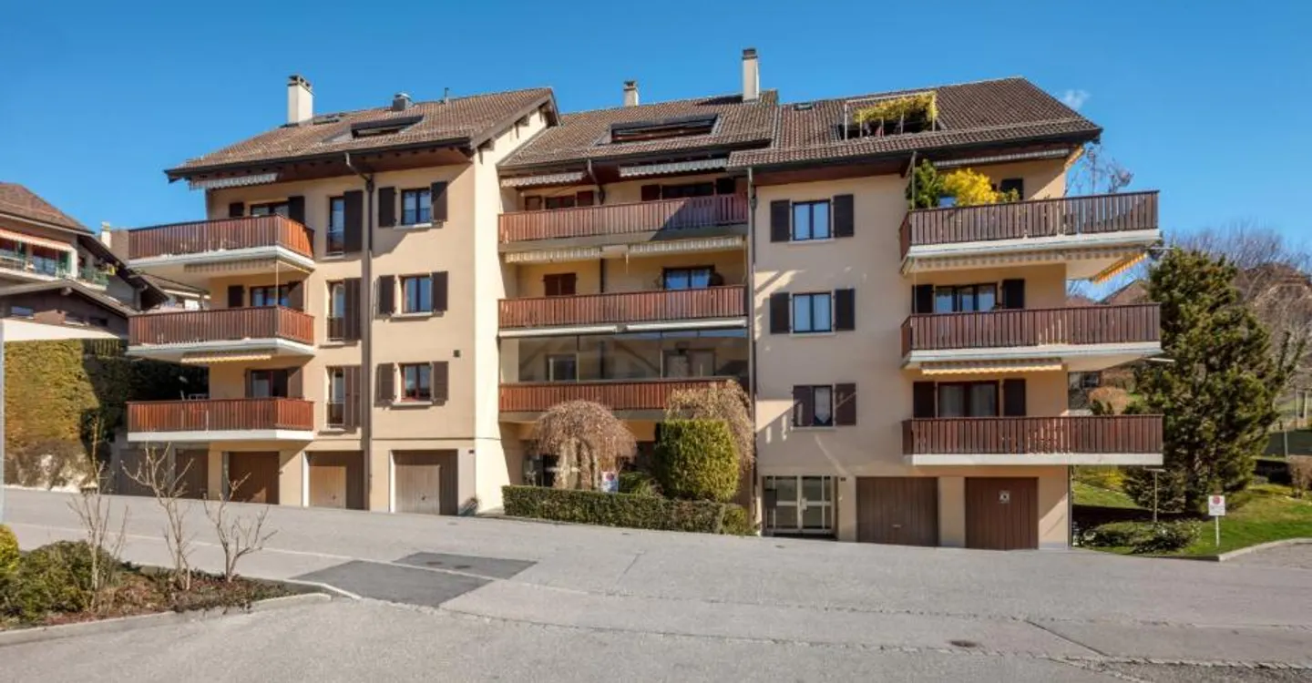 ST-LEGIER - SPACIOUS 4.5 ROOMS WITH LAKE VIEW - Photo 2 of 13