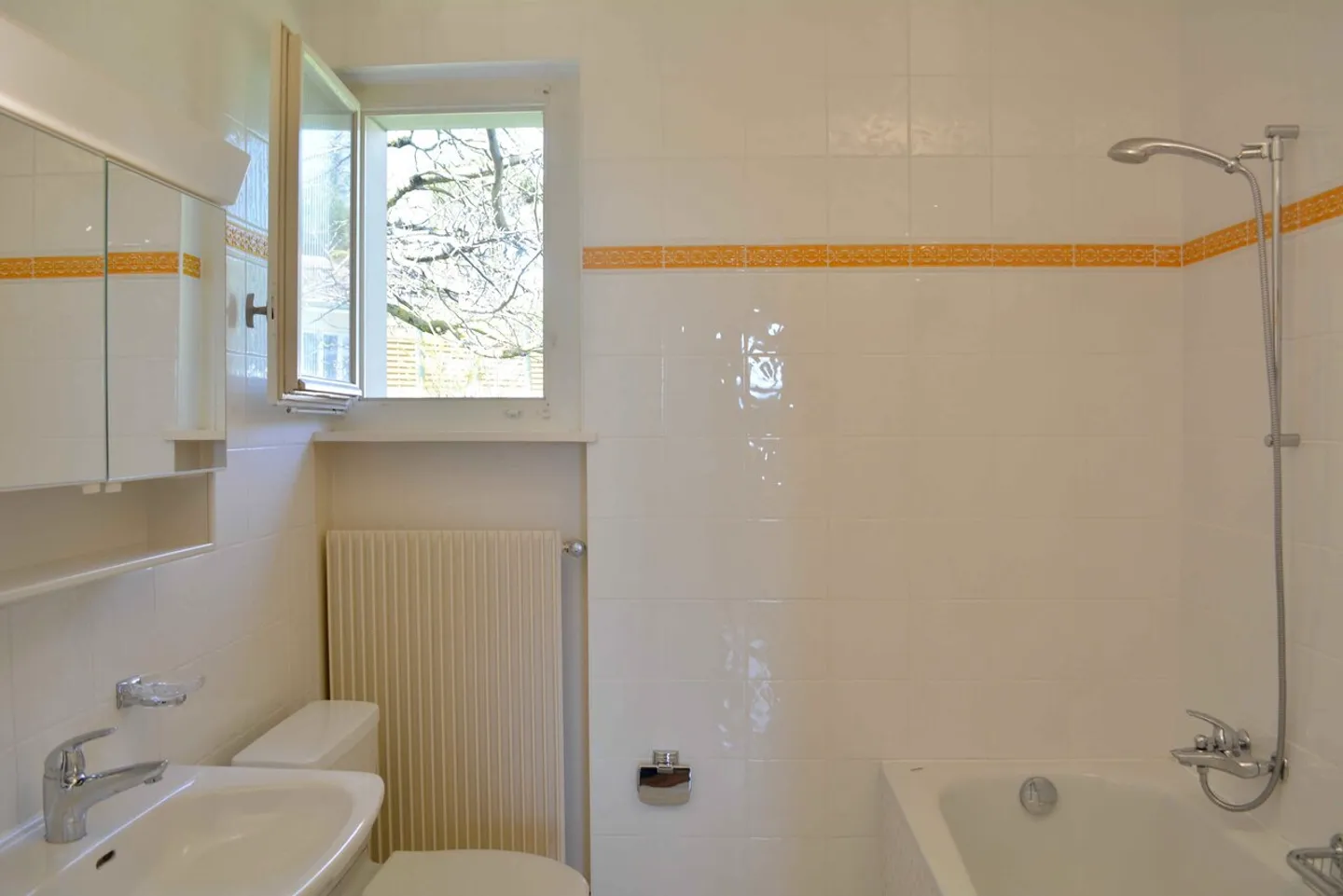 Spacious 6.5-room villa close to all amenities - Photo 11 of 19
