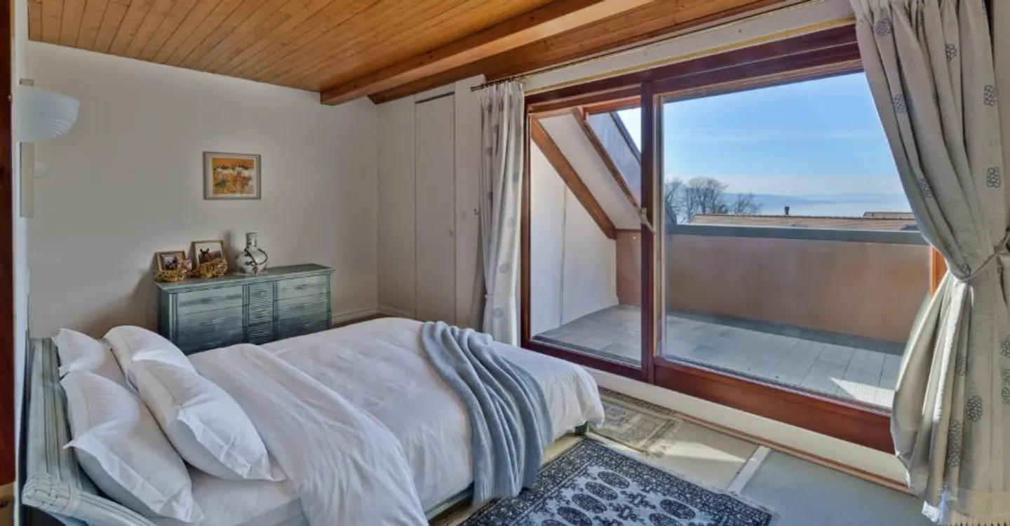 ST-LEGIER - SPACIOUS 4.5 ROOMS WITH LAKE VIEW - Photo 12 of 13