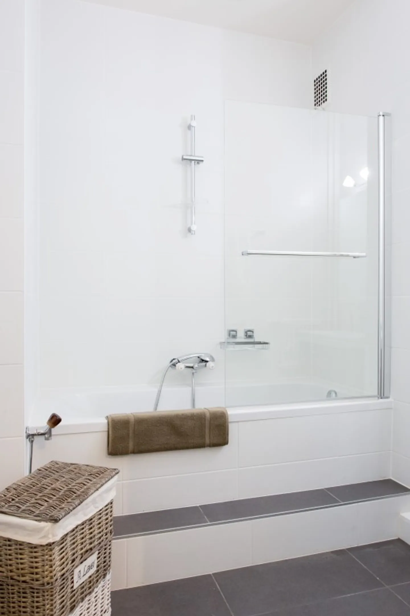 Wunderschöne, vollständig renovierte möblierte Wohnung - Foto 5 von 5