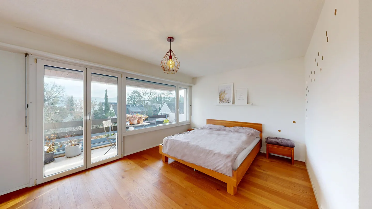 Casa unifamiliare ristrutturata di 5,5 locali con giardino d'inverno e garage - Foto 16 di 23