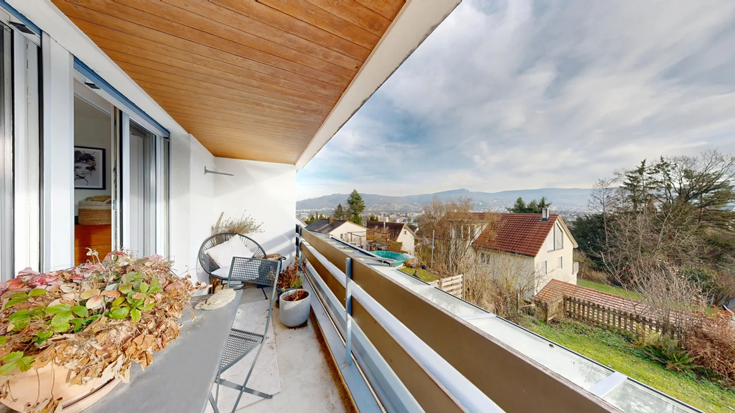 Casa unifamiliare ristrutturata di 5,5 locali con giardino d'inverno e garage - Foto 17 di 23