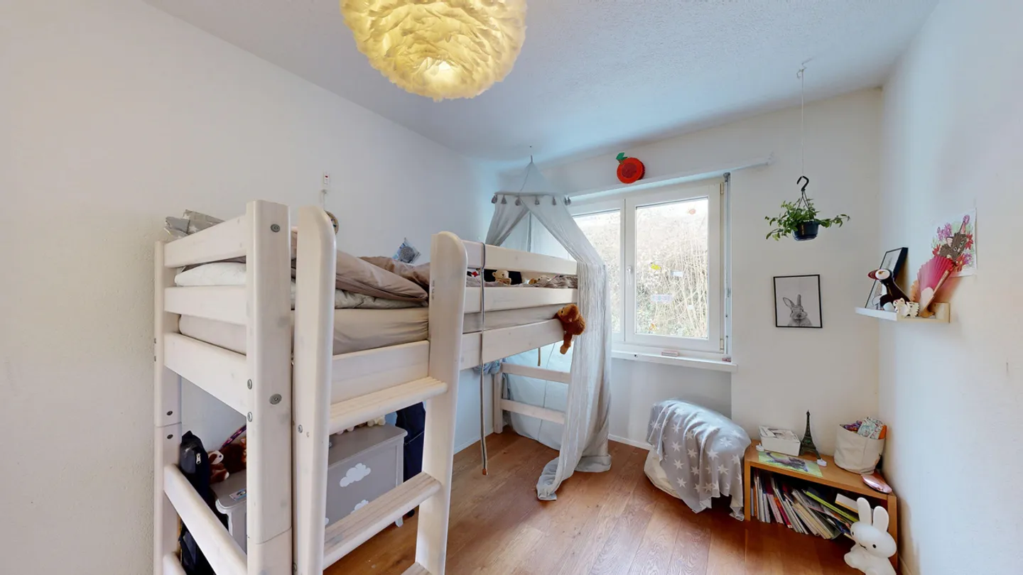 Casa unifamiliare ristrutturata di 5,5 locali con giardino d'inverno e garage - Foto 19 di 23