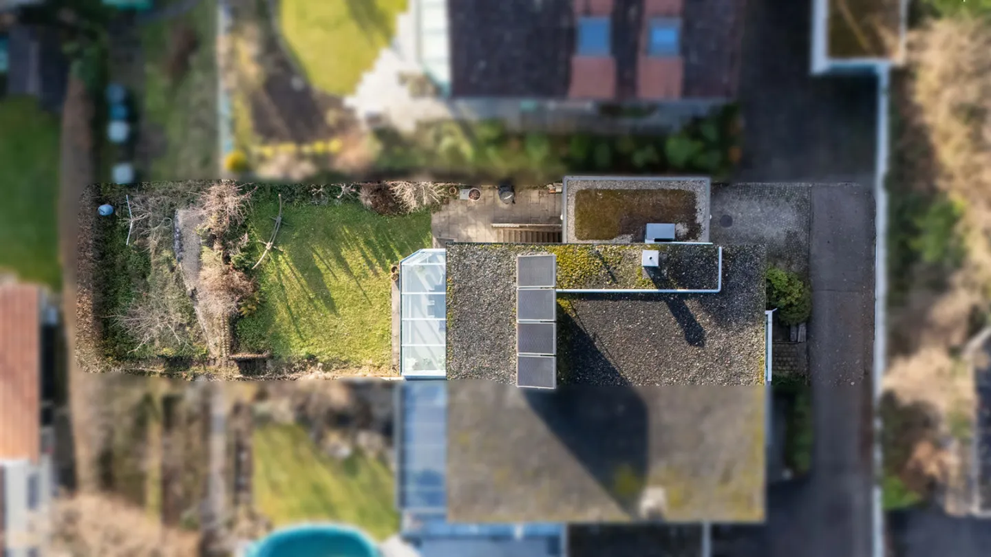 Casa unifamiliare ristrutturata di 5,5 locali con giardino d'inverno e garage - Foto 23 di 23