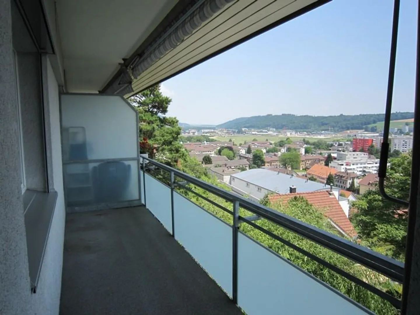 Appartamento attico 3,5 locali con vista panoramica a Bienne - Foto 4 di 13