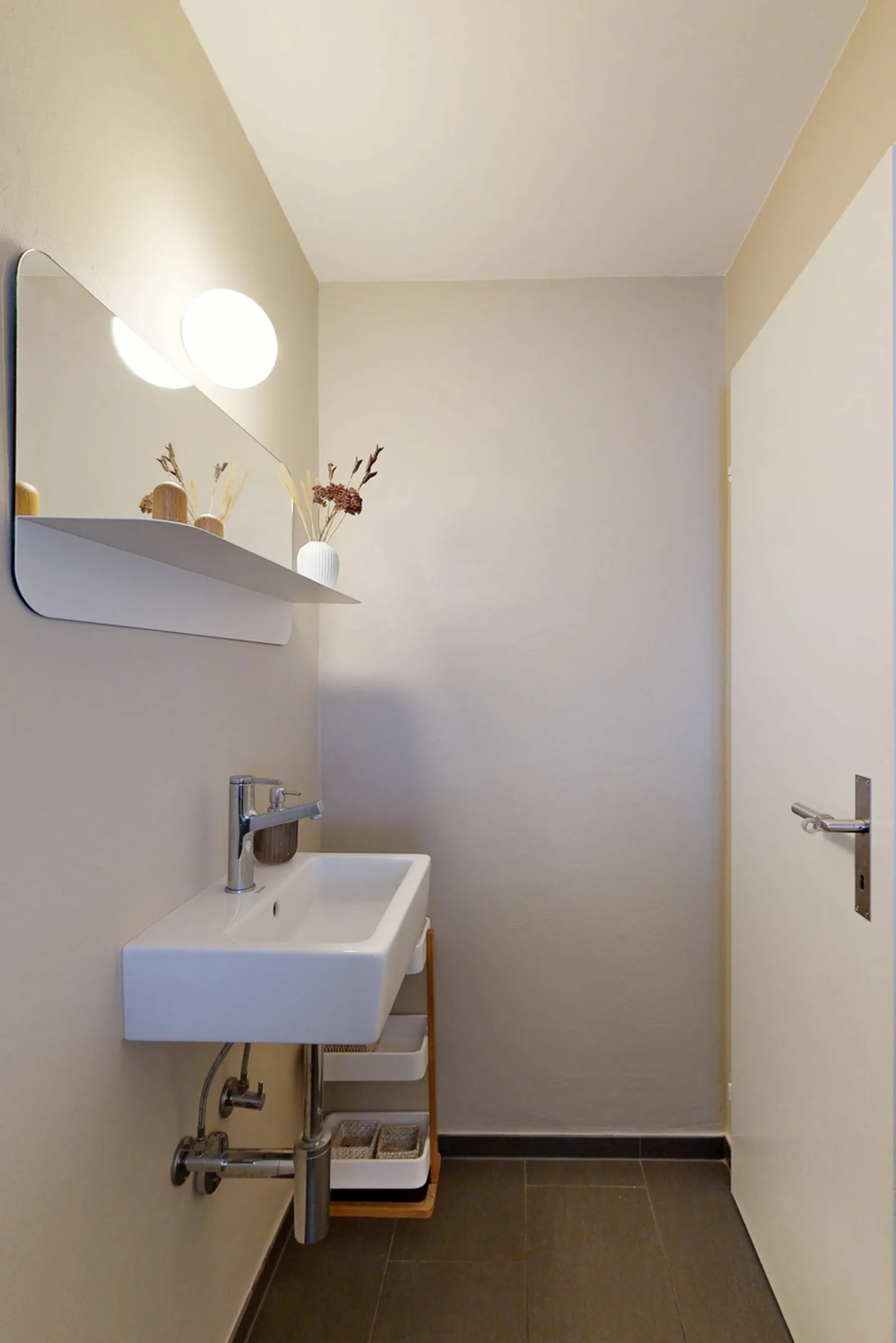 Casa unifamiliare ristrutturata di 5,5 locali con giardino d'inverno e garage - Foto 9 di 23