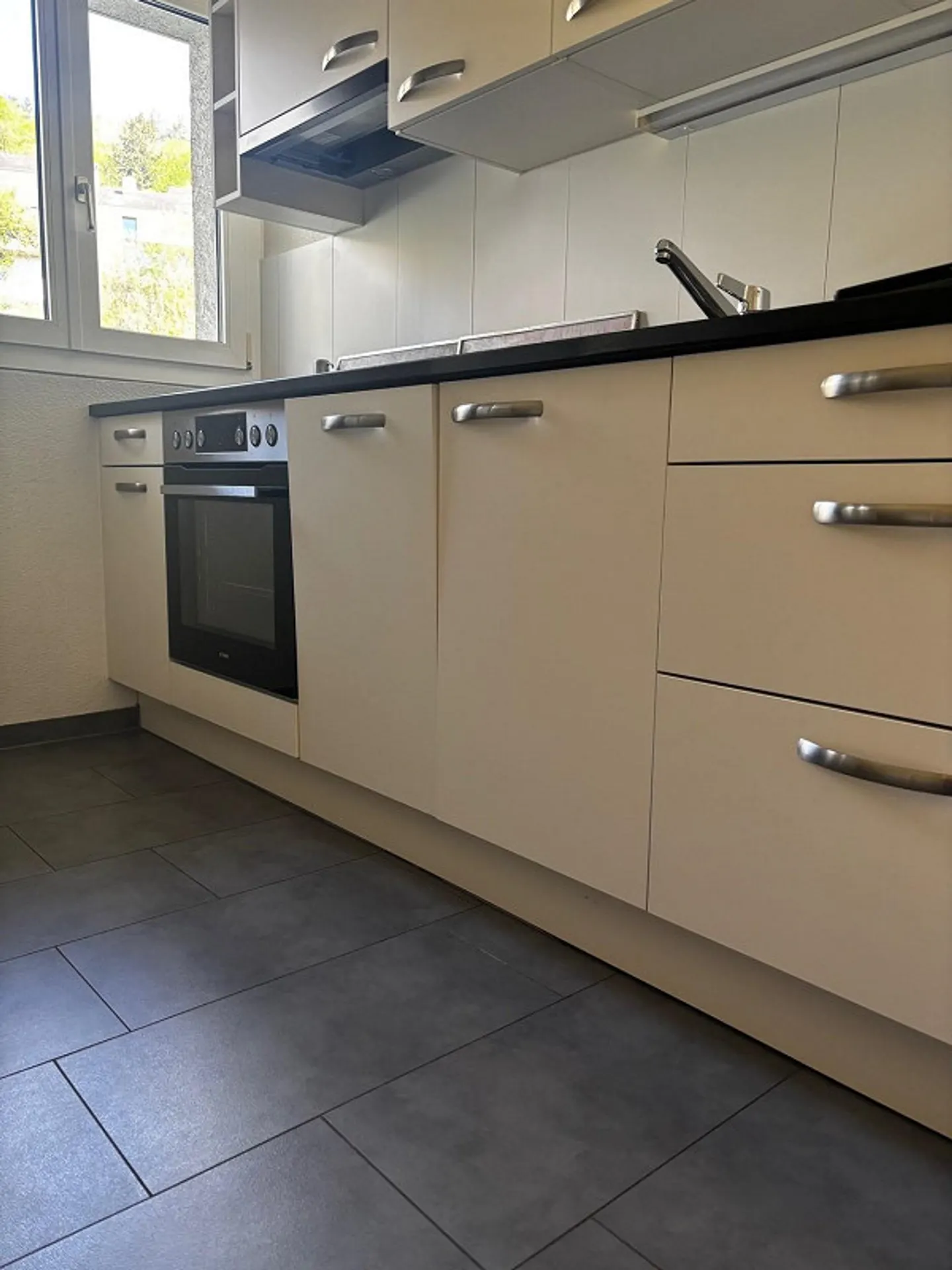 Appartamento attico 3,5 locali con vista panoramica a Bienne - Foto 9 di 13