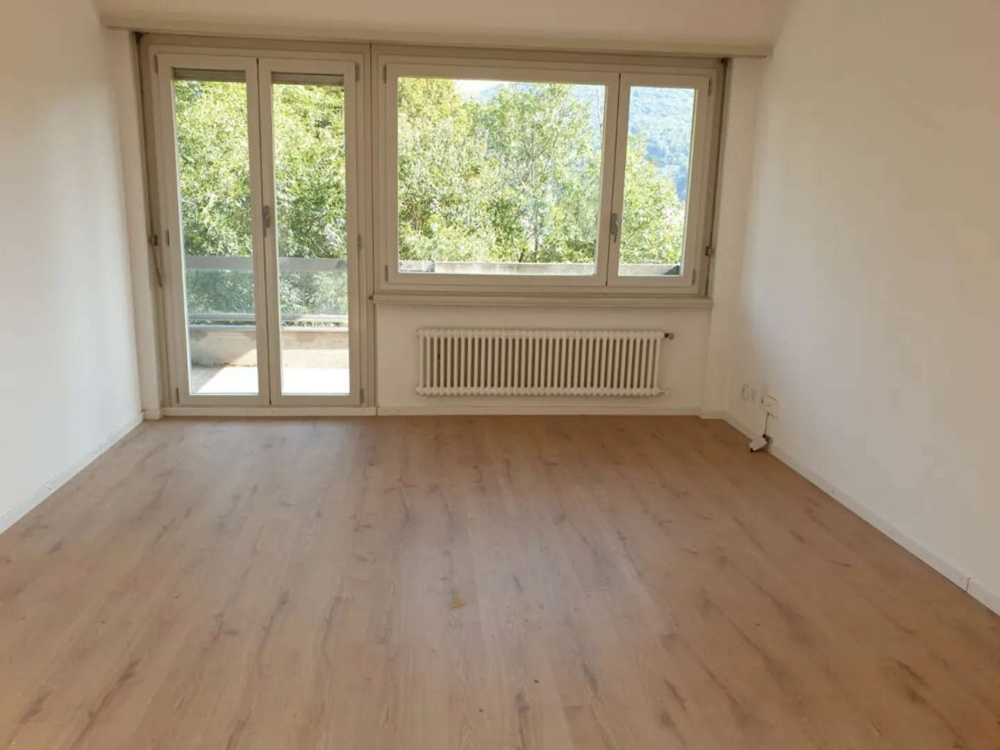 Appartement rénové et lumineux de 4,5 pièces (1021/23) Vacallo - Photo 2 sur 14