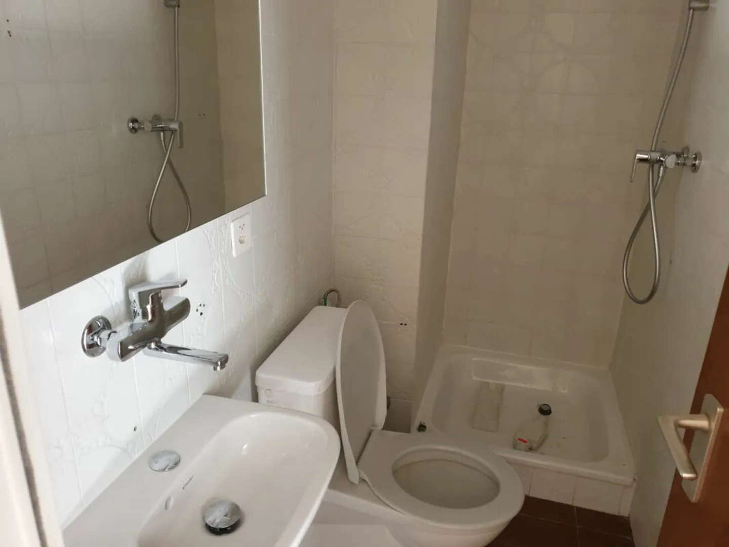 Appartement rénové et lumineux de 4,5 pièces (1021/23) Vacallo - Photo 4 sur 14