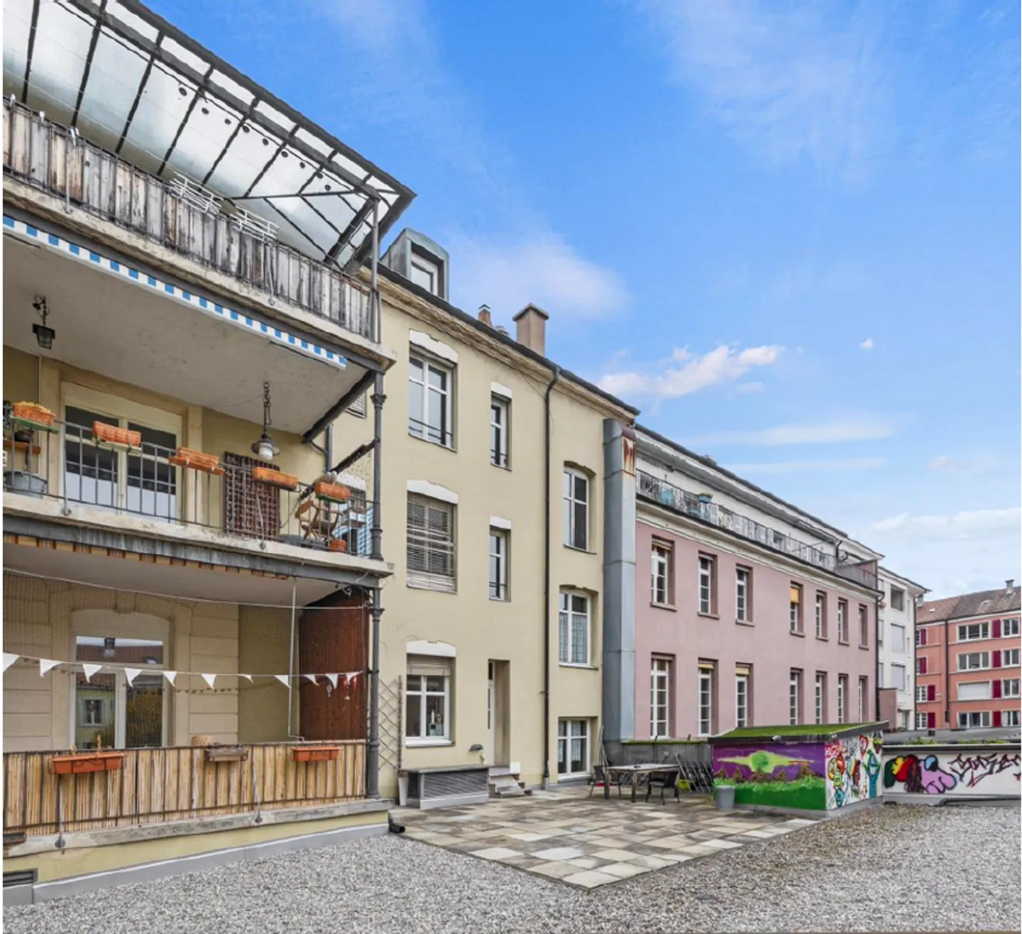 Mehrfamilienhaus kaufen - Foto 1 von 13