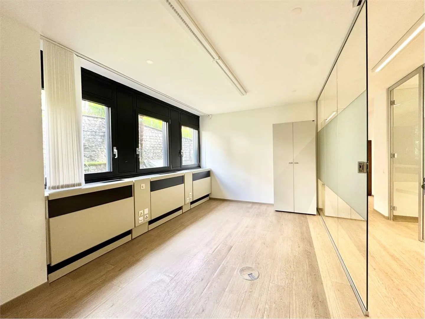 Office in Lugano, 100 meters walk from the city center - Photo 1 of 6