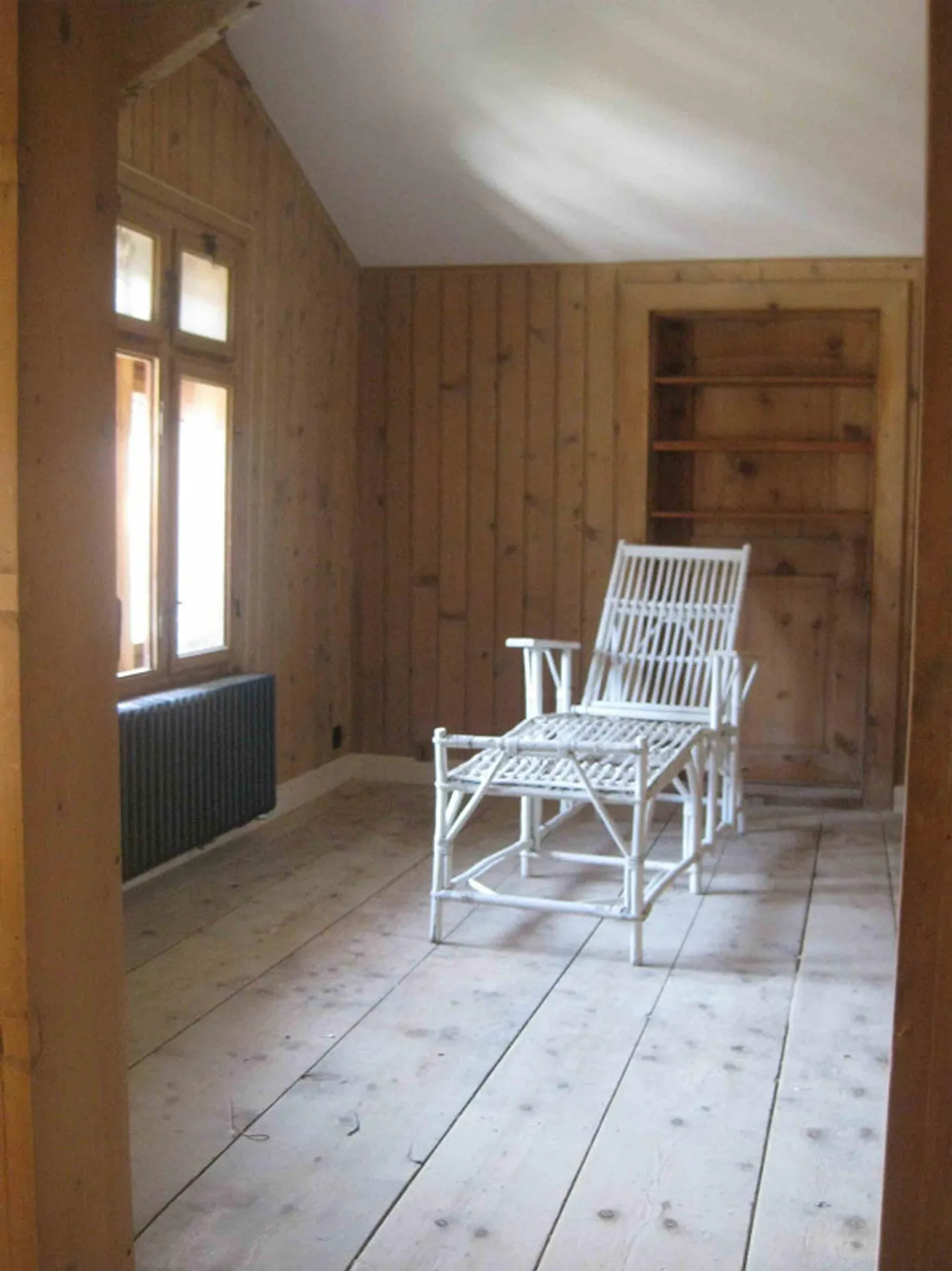 Original Attic Apartment in Art Nouveau Chalet - Photo 10 of 17