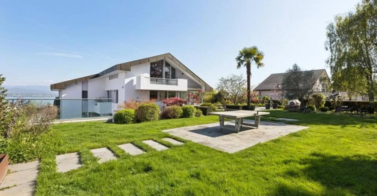 SUPERBA VILLA ECCEZIONALE CON VISTA LAGO IMPAREGGIABILE - Foto 7 di 8