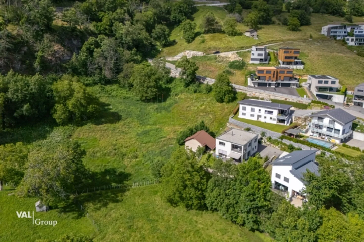 Moderne 3.5 Zimmerwohnung mit traumhafter Aussicht auf das Bergpanorama - Foto 6 von 11