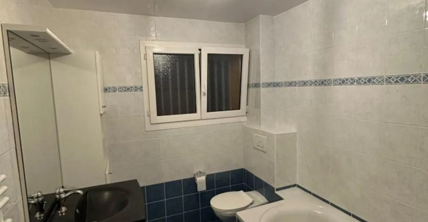 Appartement au Rez-de-Chaussée avec Vue sur le Lac - Photo 10 sur 12