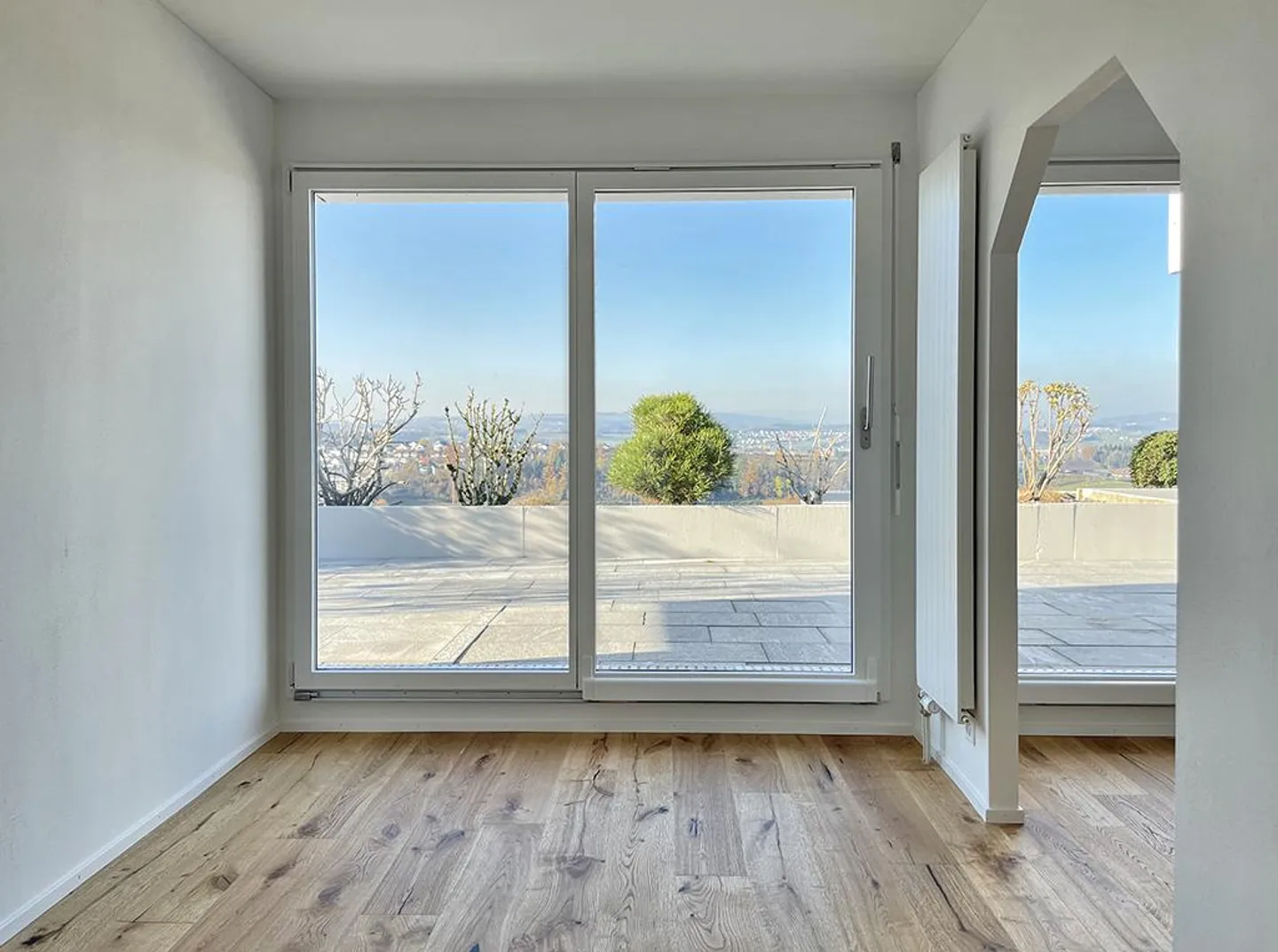 6.5-Room Terrace House with Stunning Panoramic View - Photo 8 of 10