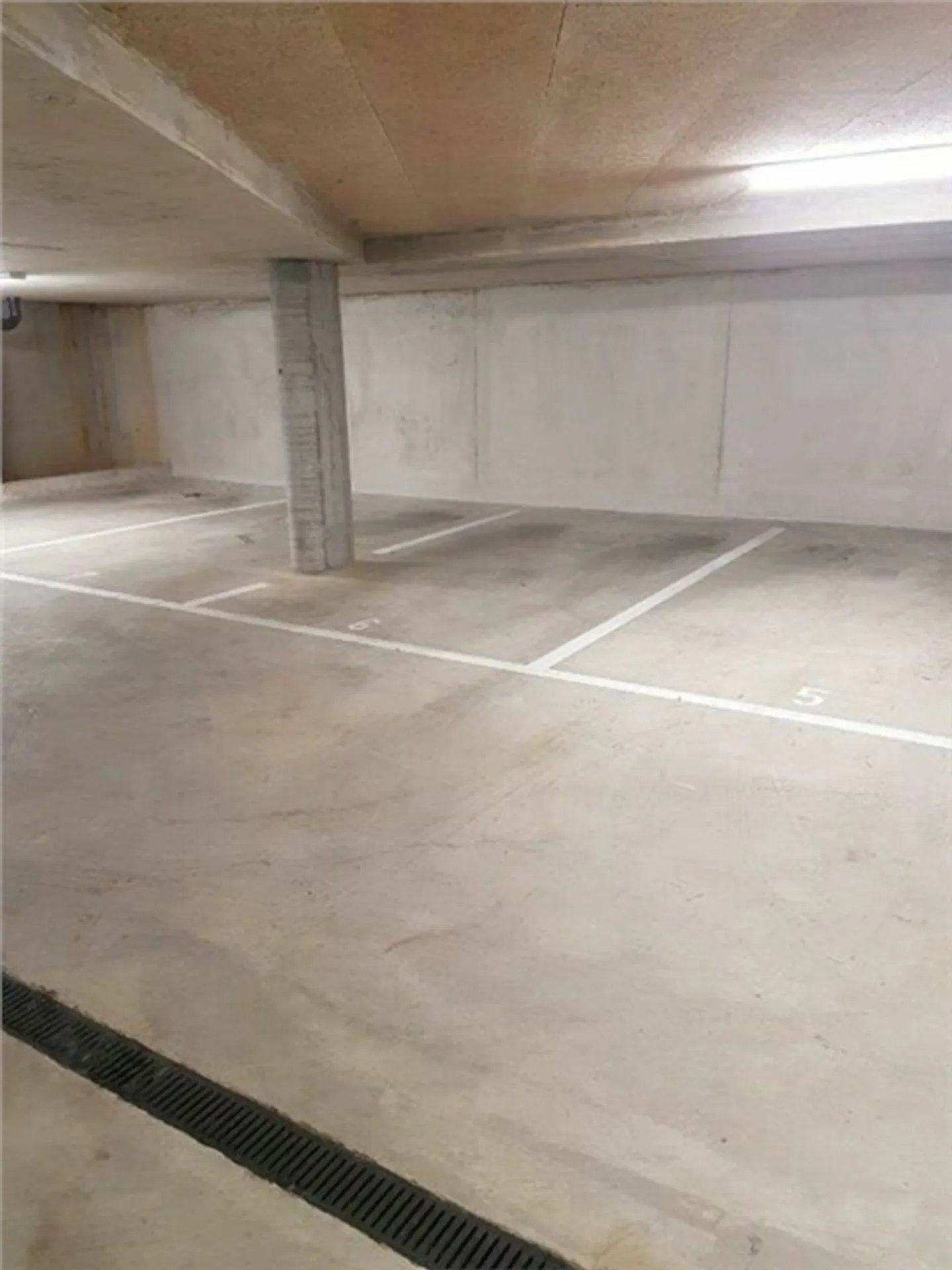 Place de parking à louer immédiatement - Photo 1 sur 1