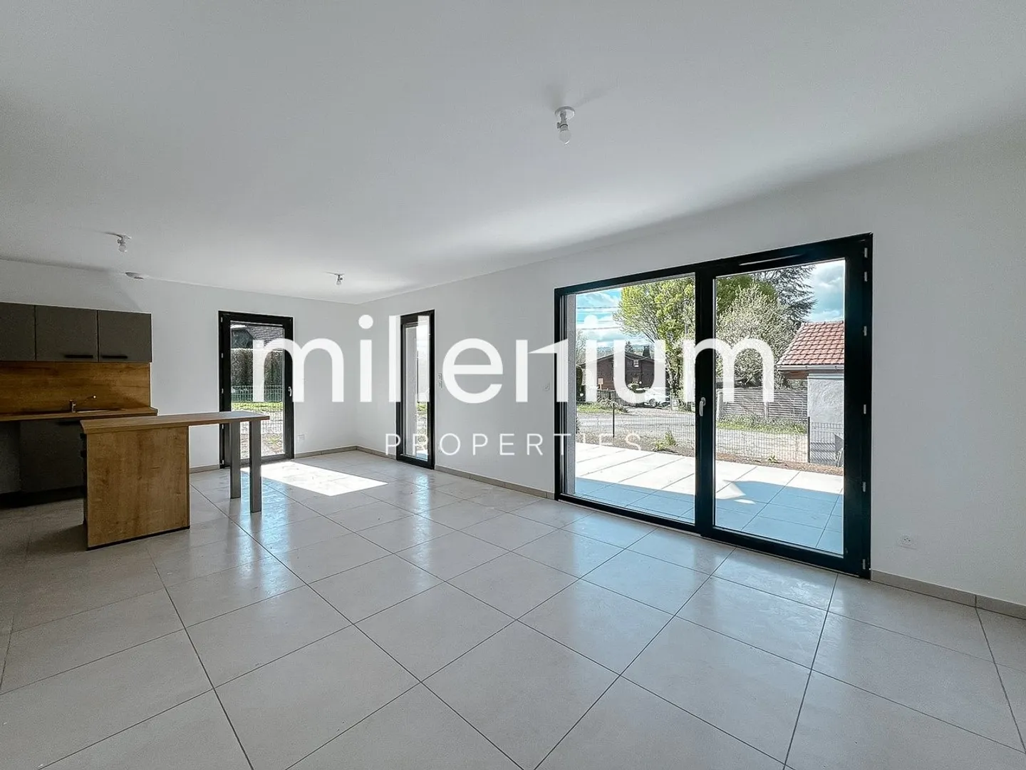 Villa neuve mitoyenne avec jardin (FRANCE) - Photo 5 sur 13