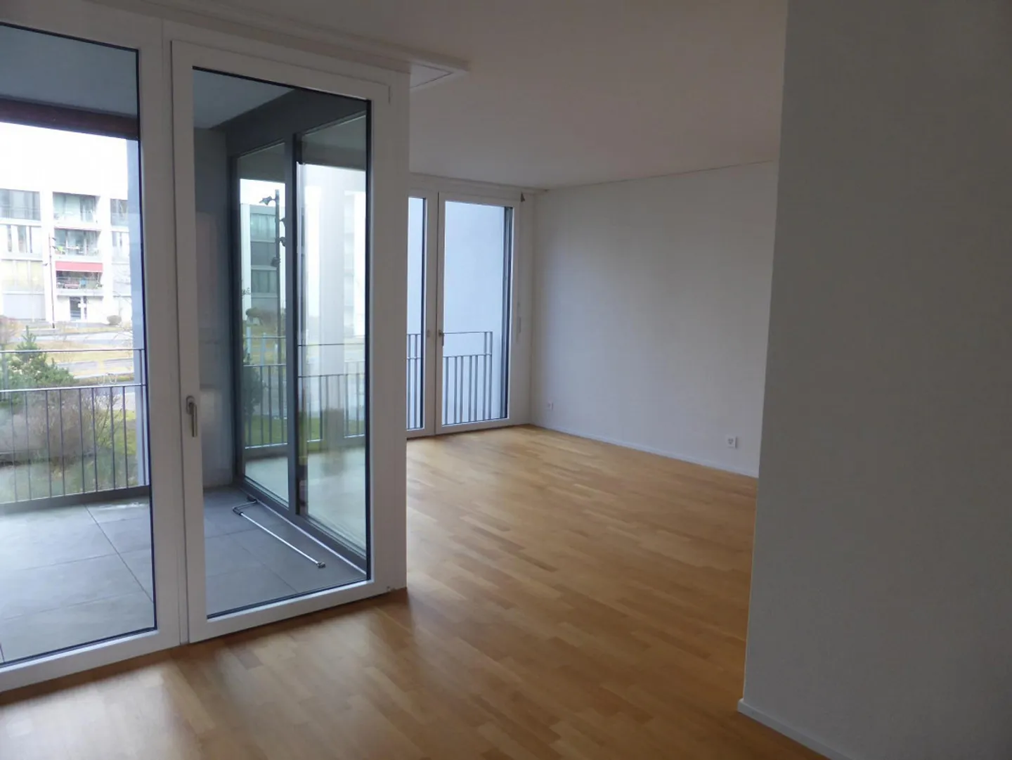 neuwertige 4.5 ZWG in Bern Brünnen - Photo 2 of 9