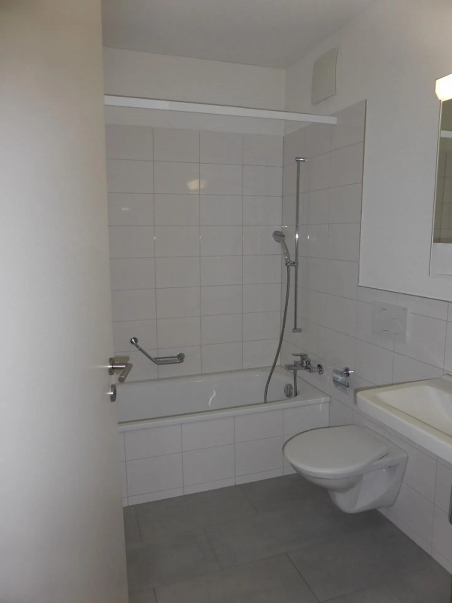 neuwertige 4.5 ZWG in Bern Brünnen - Photo 3 of 9