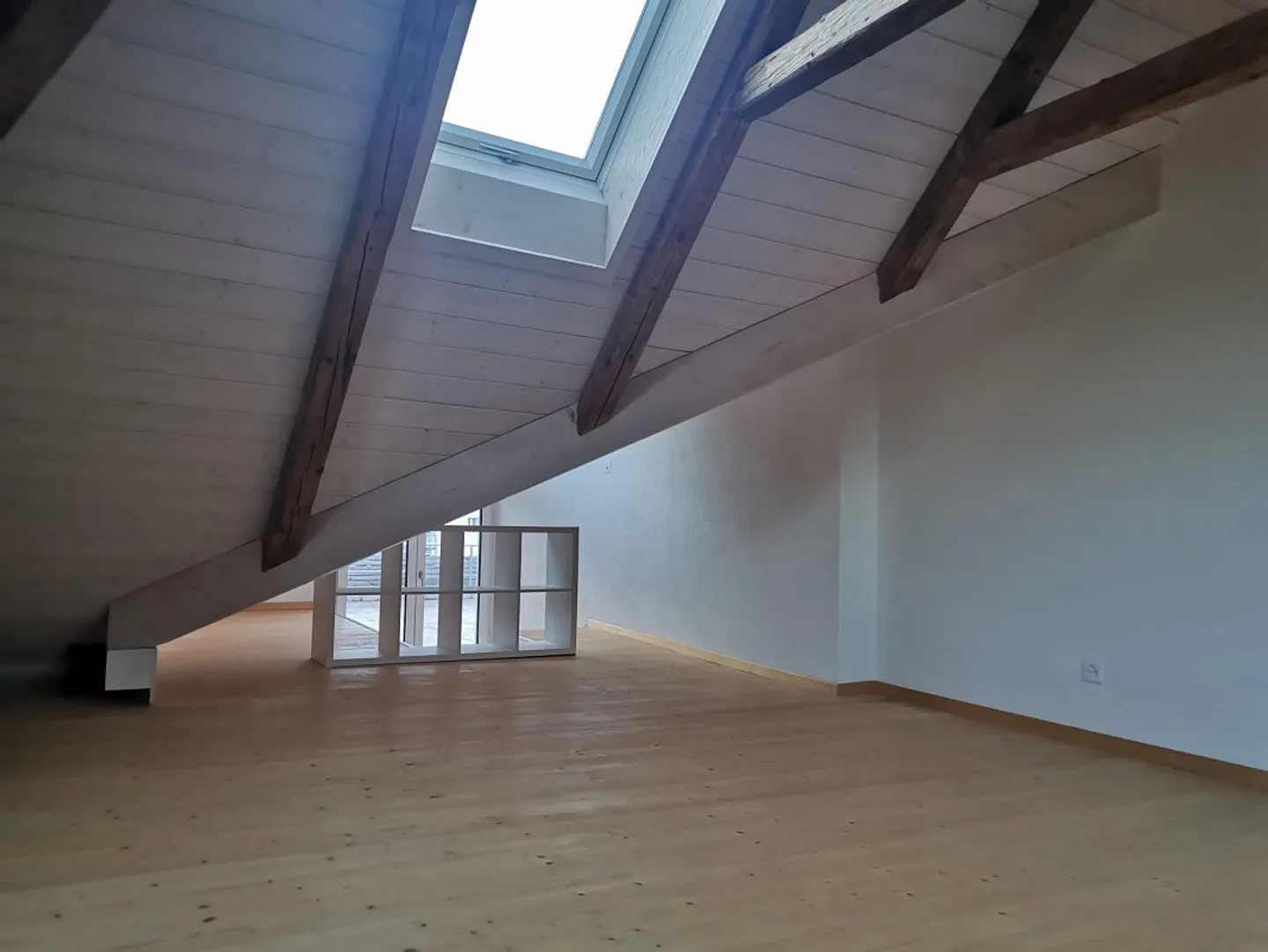 Incantevole appartamento mansardato di 3.5 locali a Brunnadern - 1° mese di affitto gratuito! - Foto 5 di 8