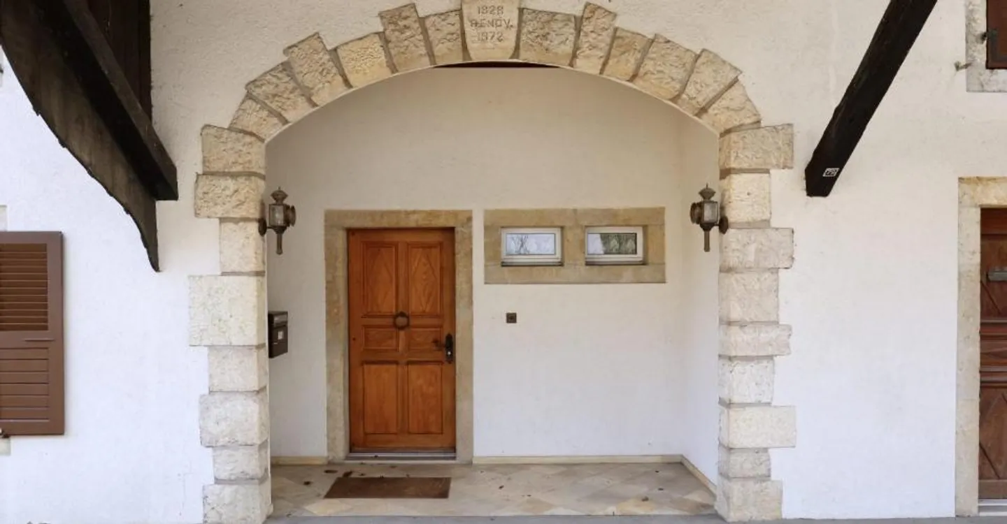 Charming Renovated Farmhouse - Photo 3 of 13