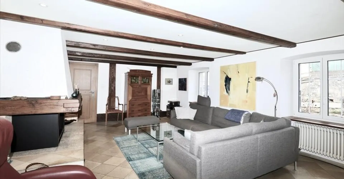 Charming Renovated Farmhouse - Photo 5 of 13