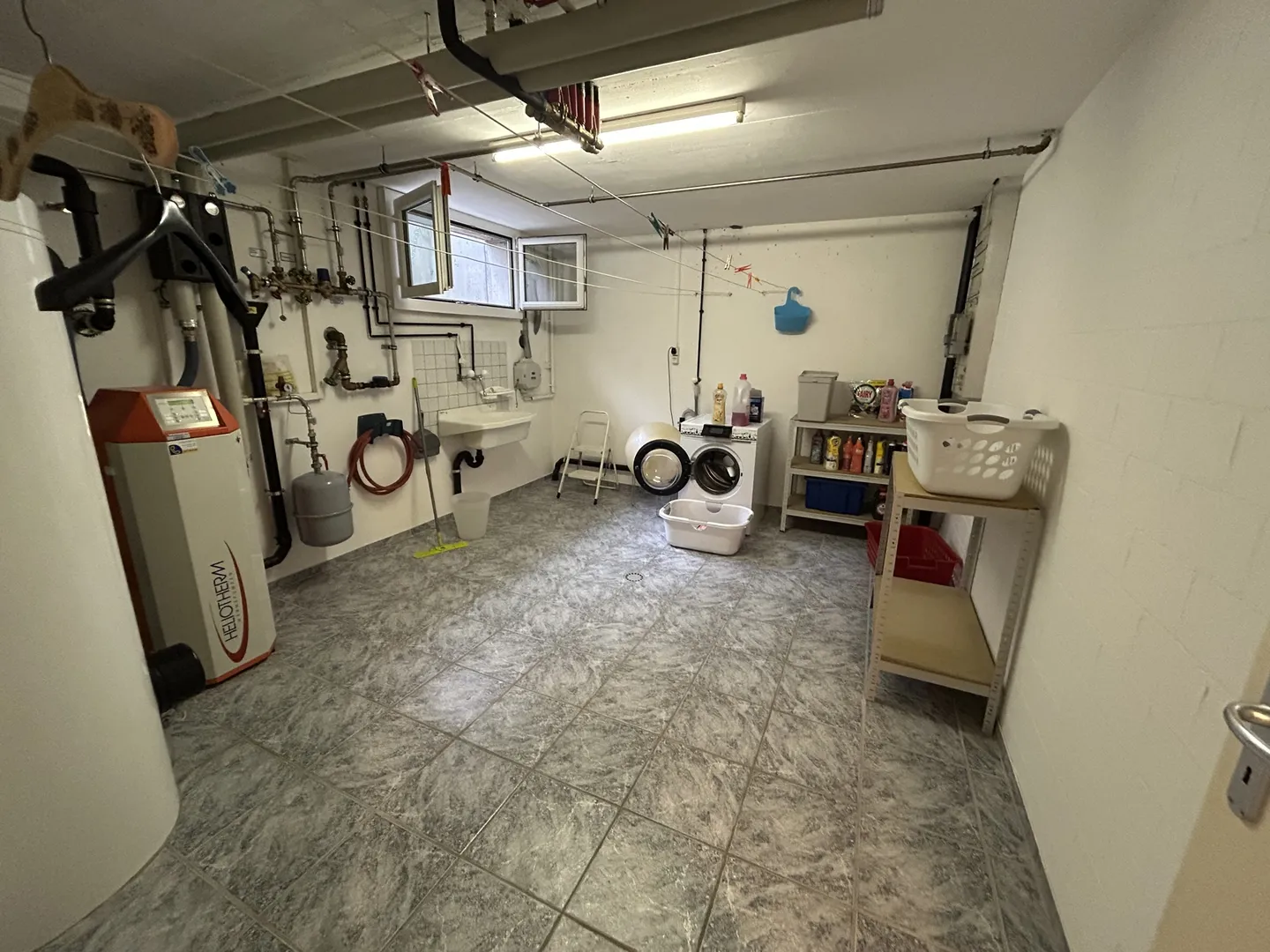 Grosszügiges Einfamilienhaus mit Garten an ruhiger Lage - Foto 9 von 16