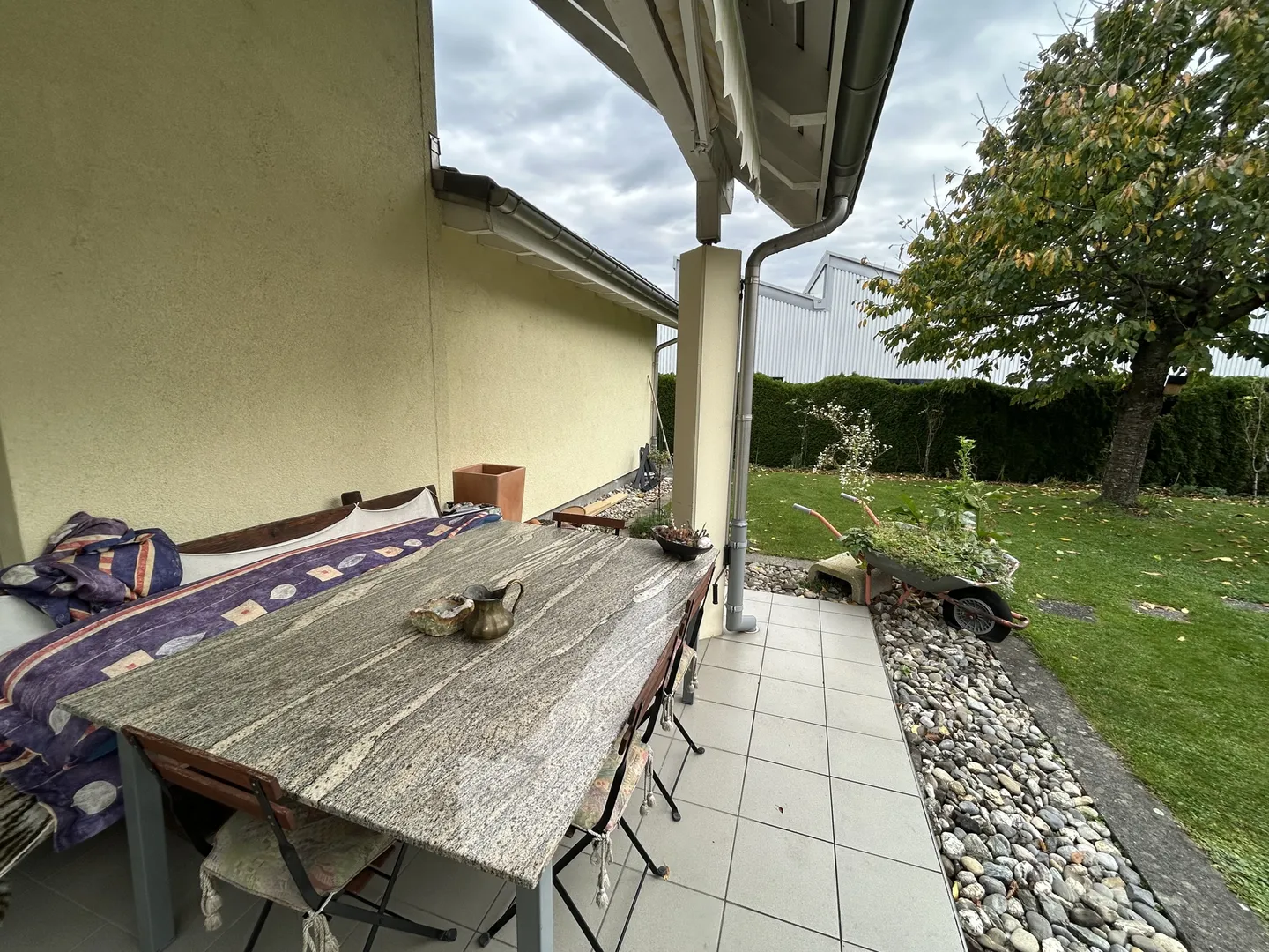 Grosszügiges Einfamilienhaus mit Garten an ruhiger Lage - Foto 10 von 16