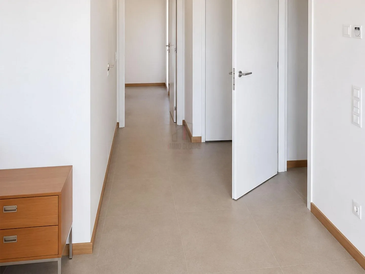 Exclusive 4.5 Room Apartment with Balcony in Renovated Residence - Photo 4 of 12