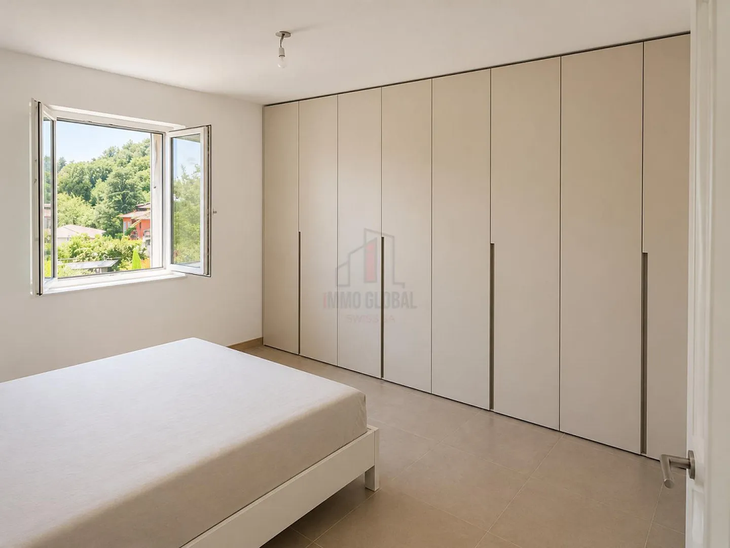 Exclusive 4.5 Room Apartment with Balcony in Renovated Residence - Photo 6 of 12