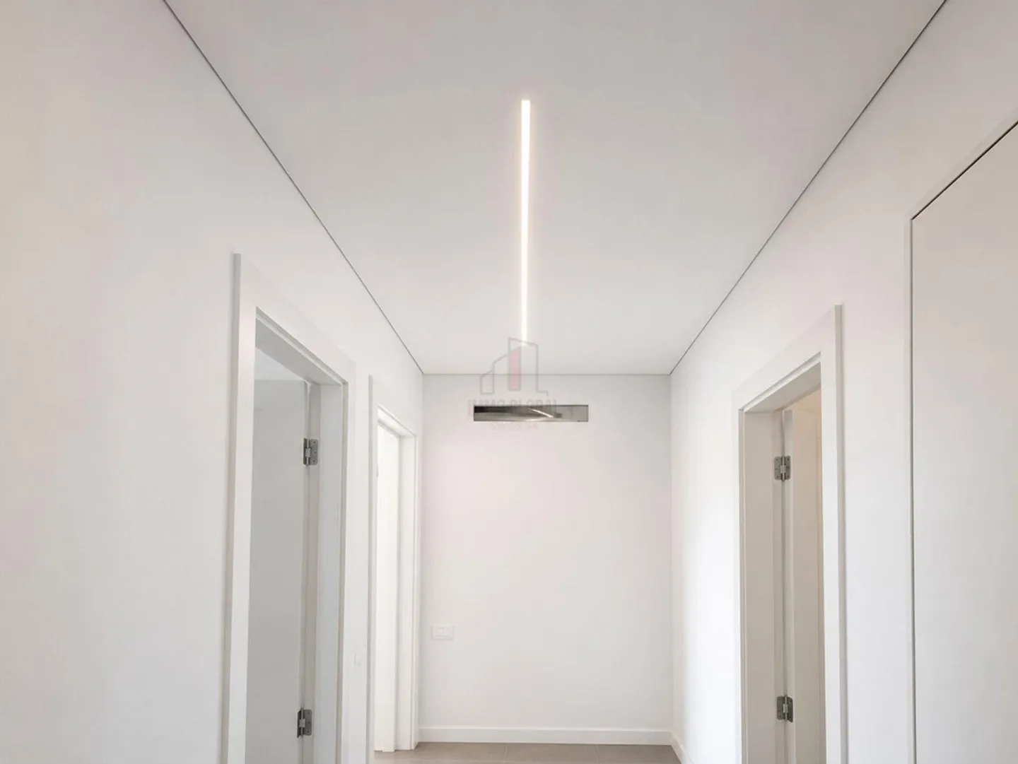Exclusive 4.5 Room Apartment with Balcony in Renovated Residence - Photo 7 of 12