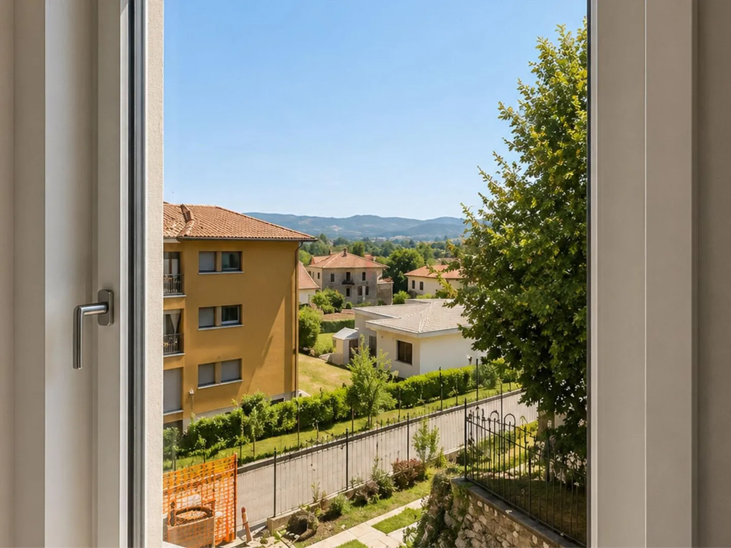 Exclusive 4.5 Room Apartment with Balcony in Renovated Residence - Photo 10 of 12