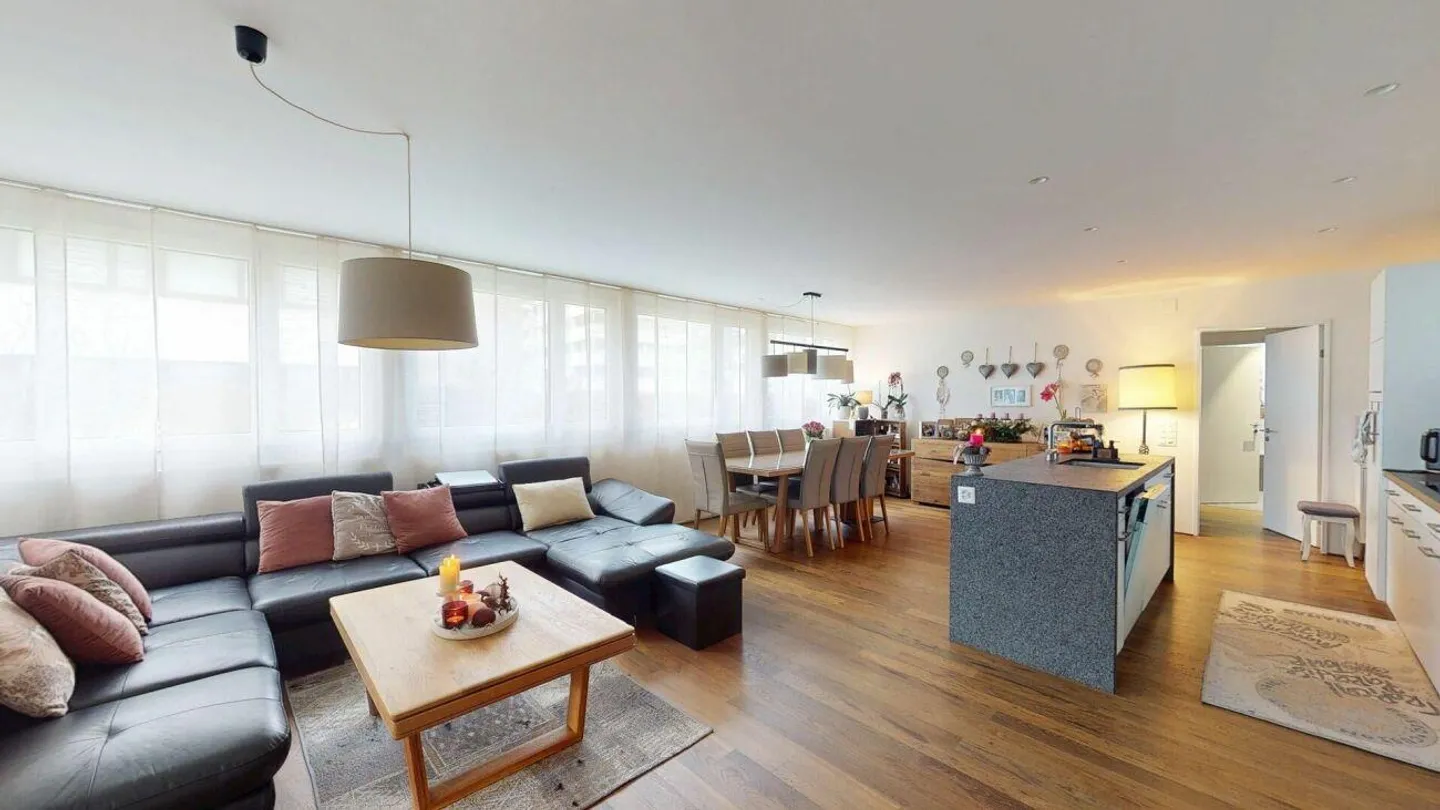 Modern 4.5-room apartment with winter garden - Photo 1 of 18