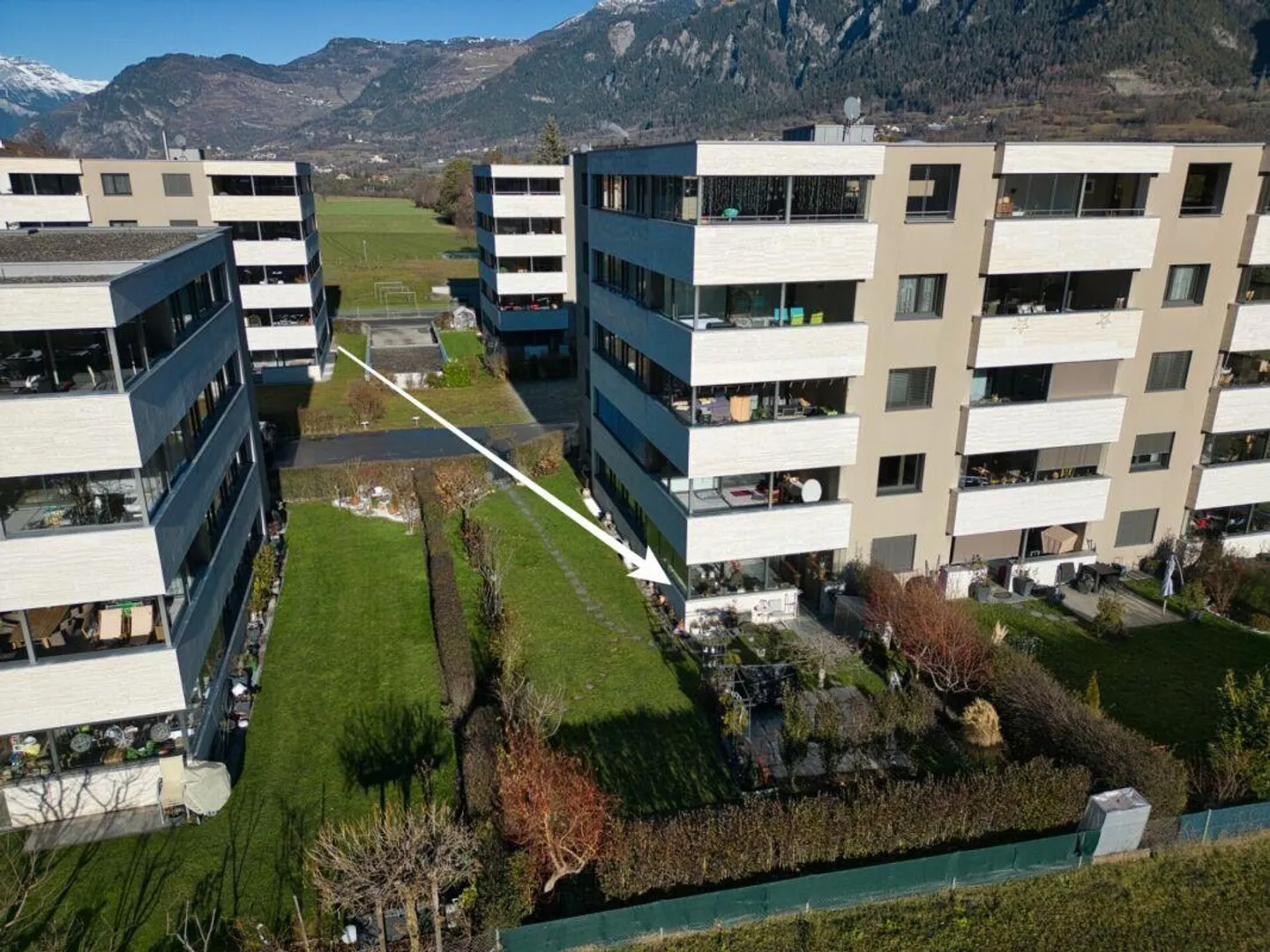 Modern 4.5-room apartment with winter garden - Photo 2 of 18