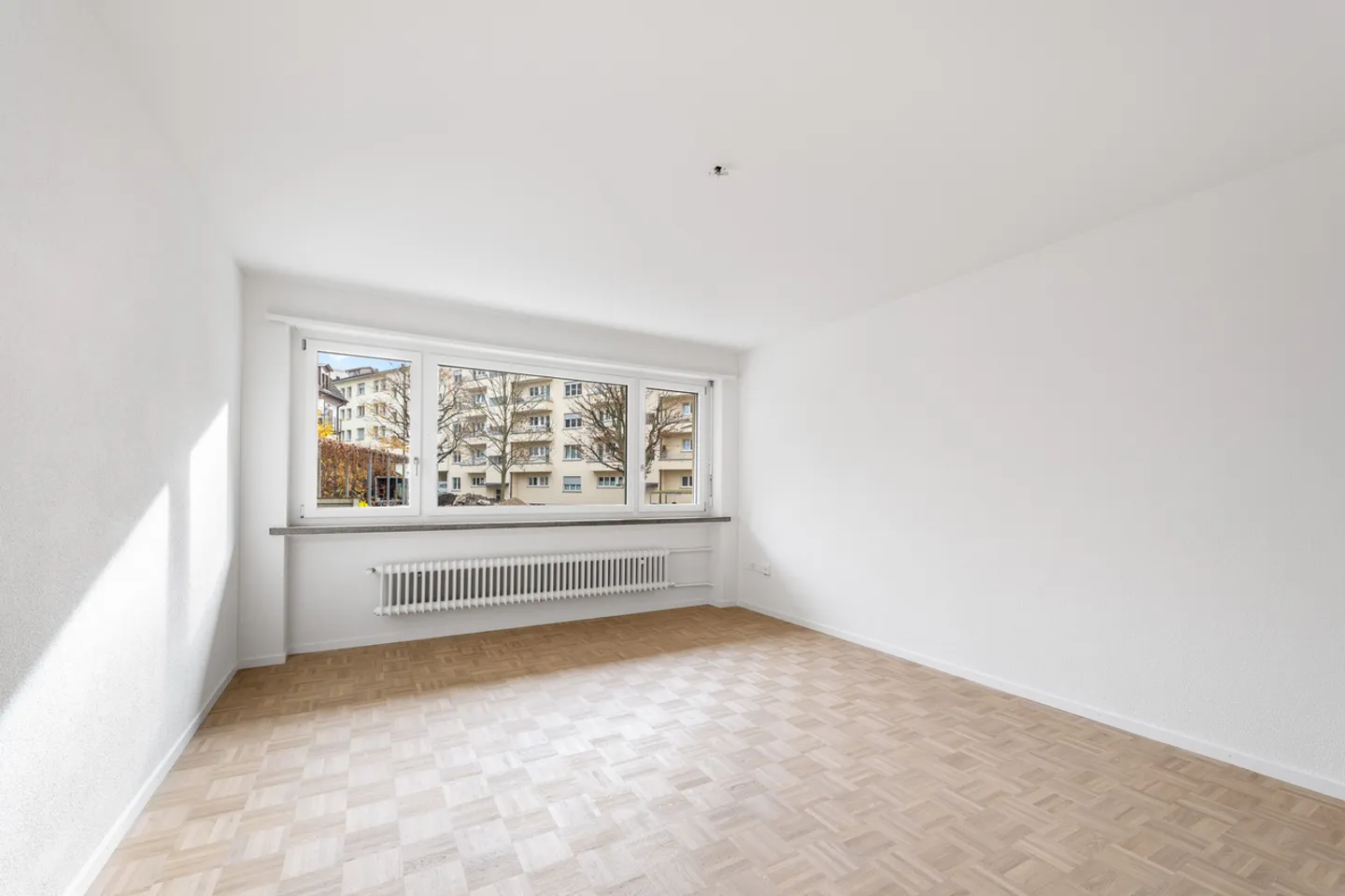 In the Heart of Zurich-Wiedikon - Living at the Pulse of the City - Photo 6 of 12