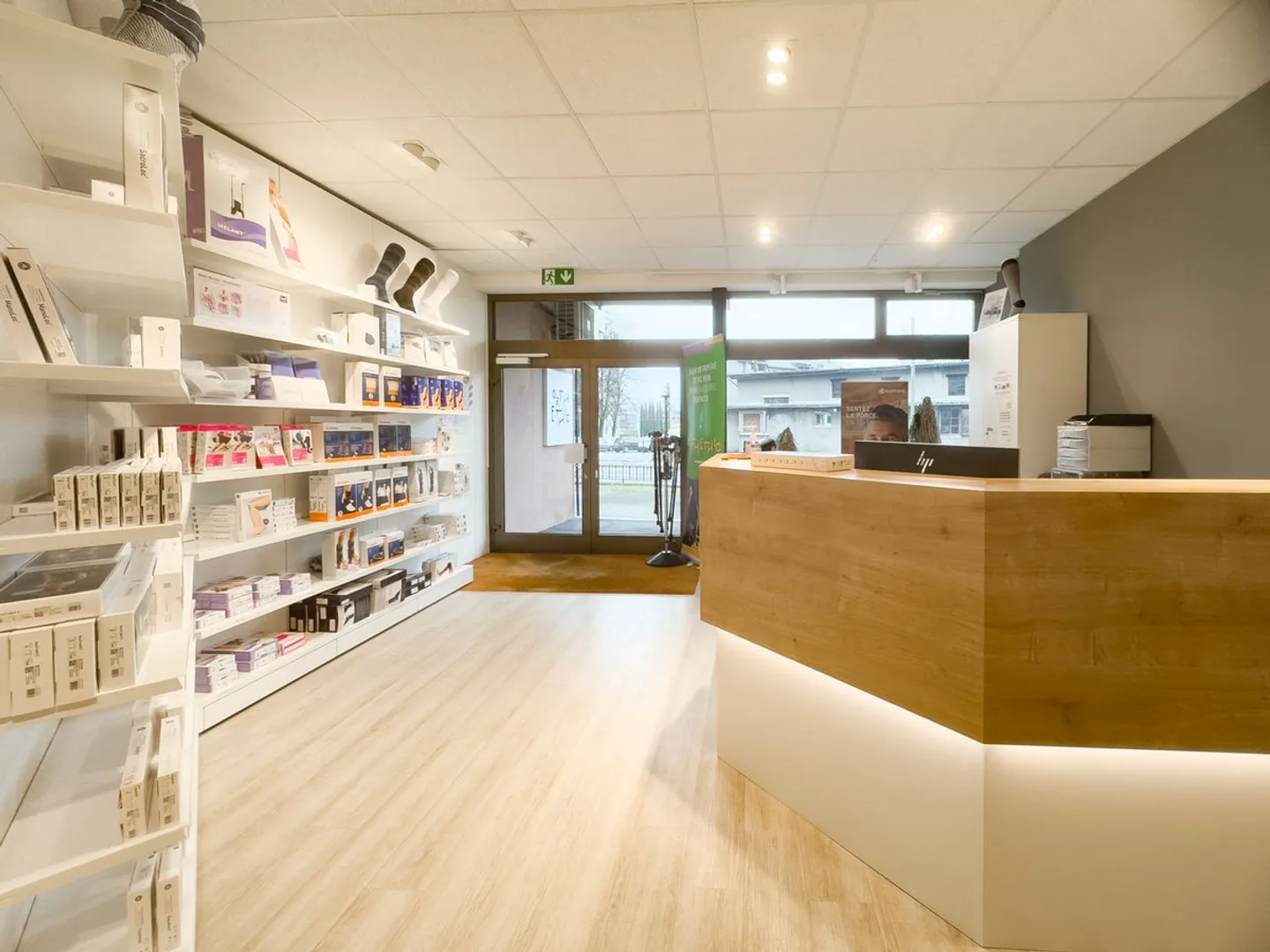 Propriété commerciale, déjà louée, avec un rendement stable de 4,5 %. - Photo 1 sur 12