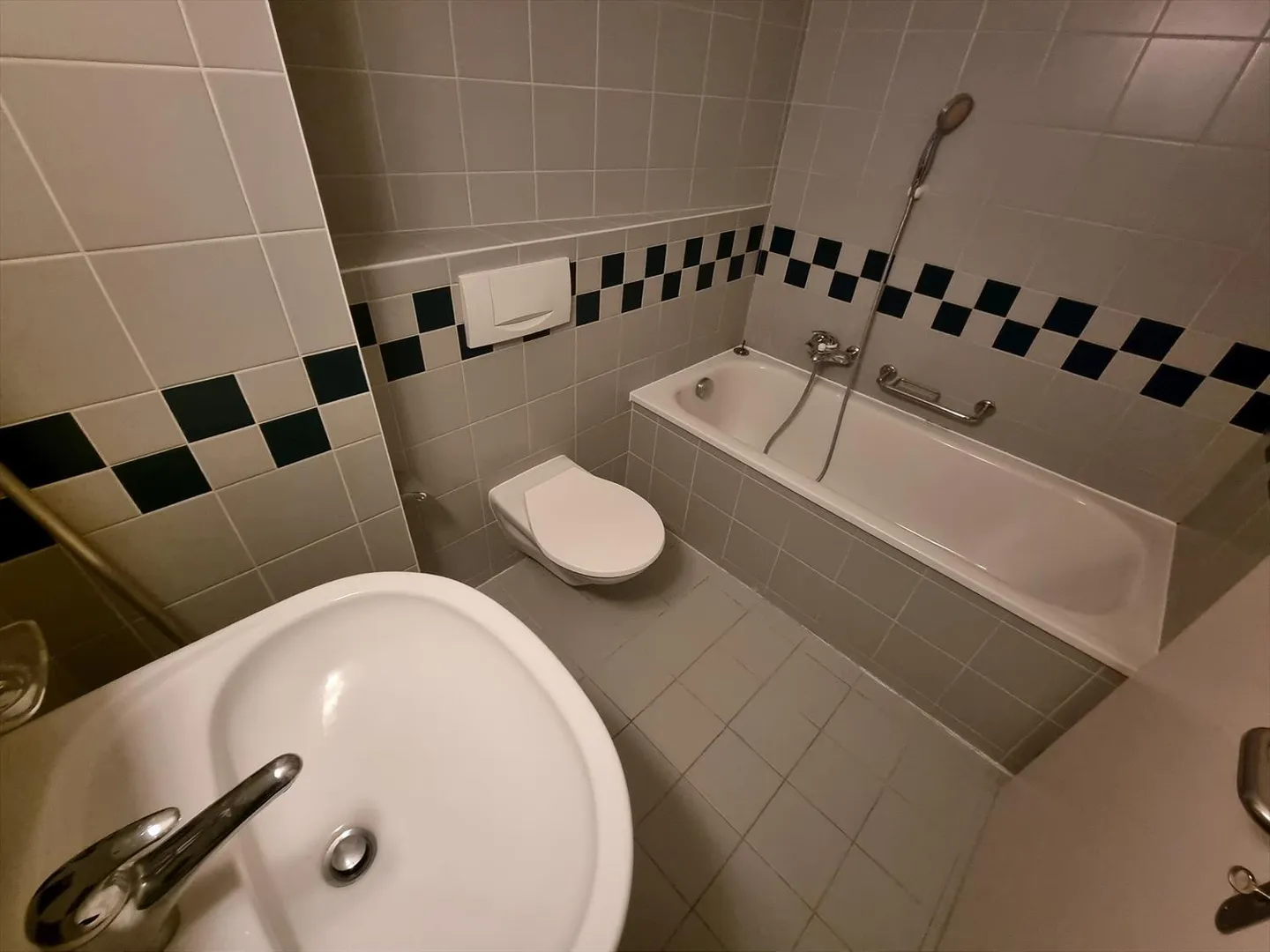 02501 - Appart. 4œ PCES - RUE LOCARNO 2 - FRIBOURG - Photo 9 sur 12