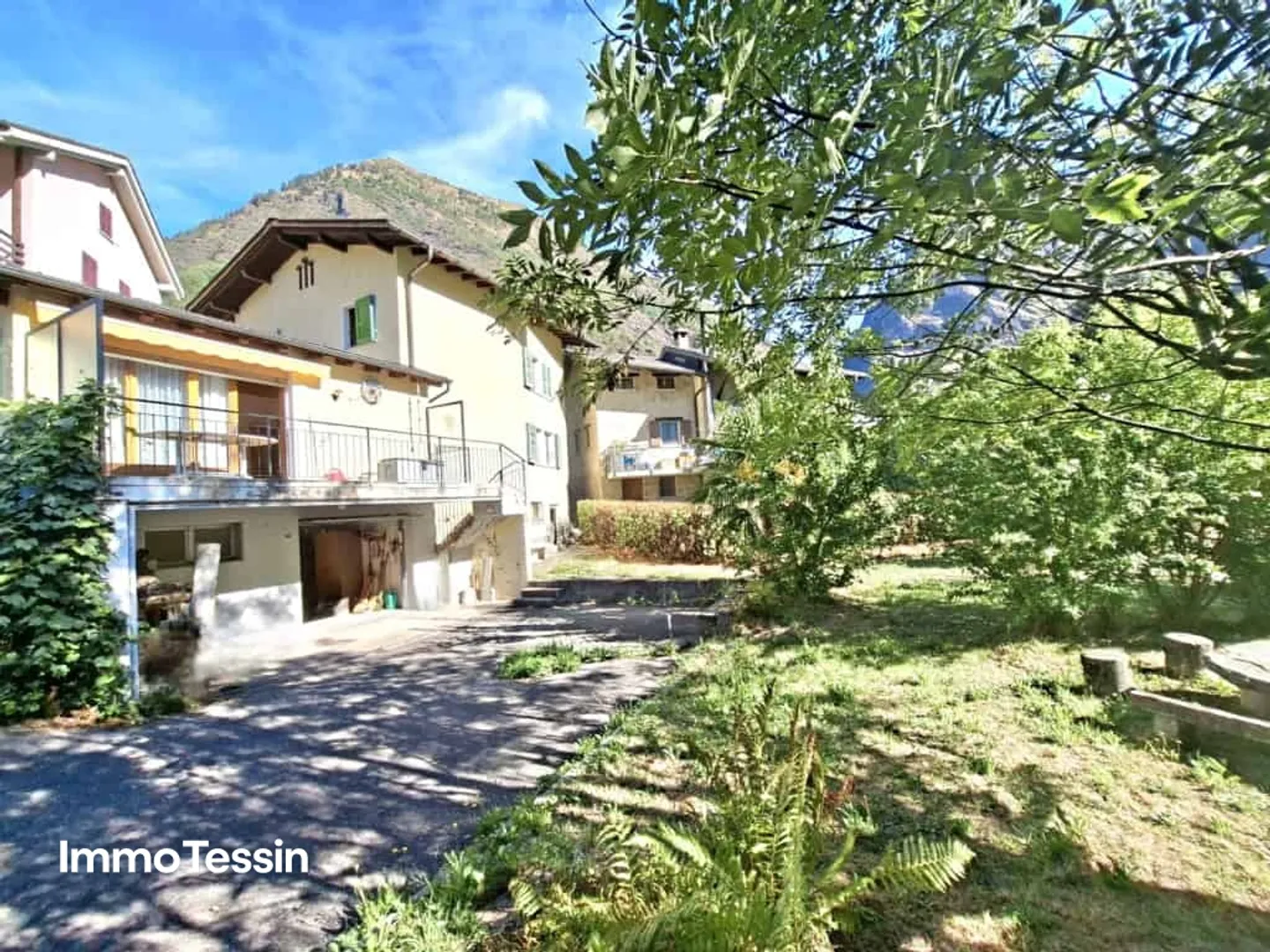 Haus mit 2 Wohnungen an ruhiger Lage und fantastischer Weitsicht ins Grüne sowie grossem Garten - Photo 4 sur 13