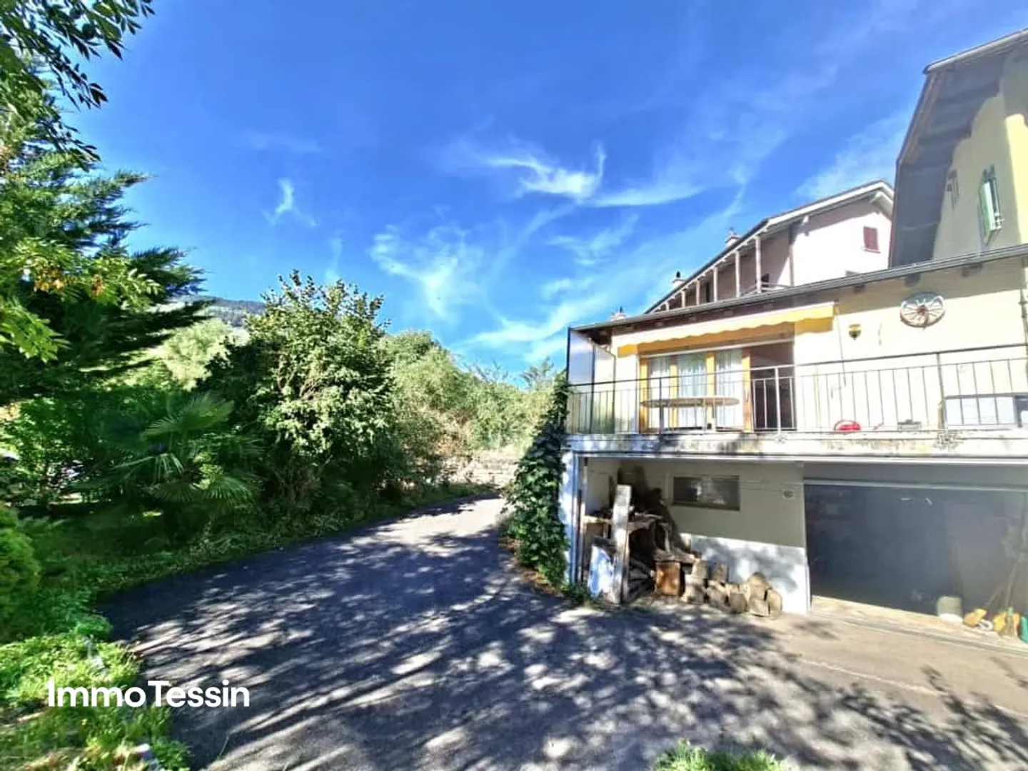 Haus mit 2 Wohnungen an ruhiger Lage und fantastischer Weitsicht ins Grüne sowie grossem Garten - Photo 6 sur 13
