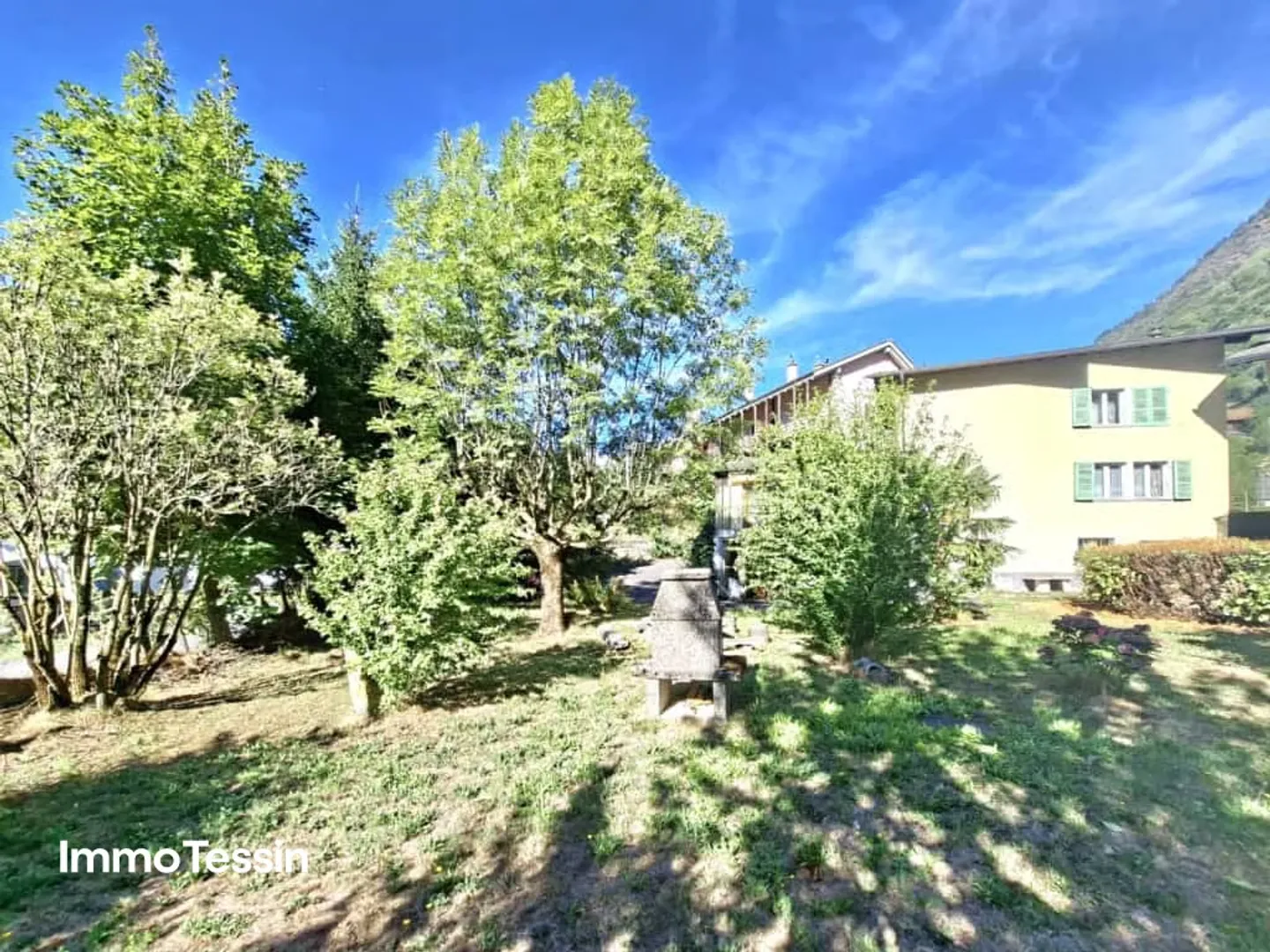 Haus mit 2 Wohnungen an ruhiger Lage und fantastischer Weitsicht ins Grüne sowie grossem Garten - Photo 3 sur 13