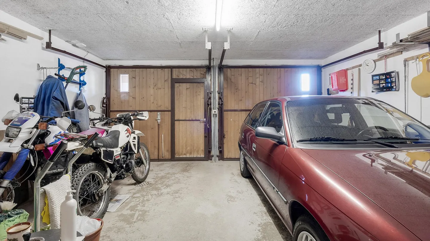 Freistehendes Einfamilienhaus mit grossem Garten und Umschwung an s... - Foto 30 von 37