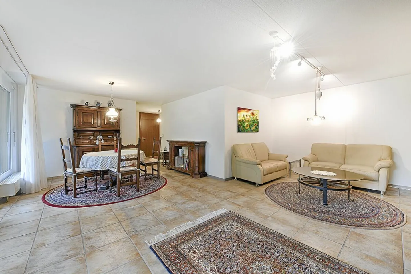Charming 4.5-Room Apartment - Photo 1 of 10